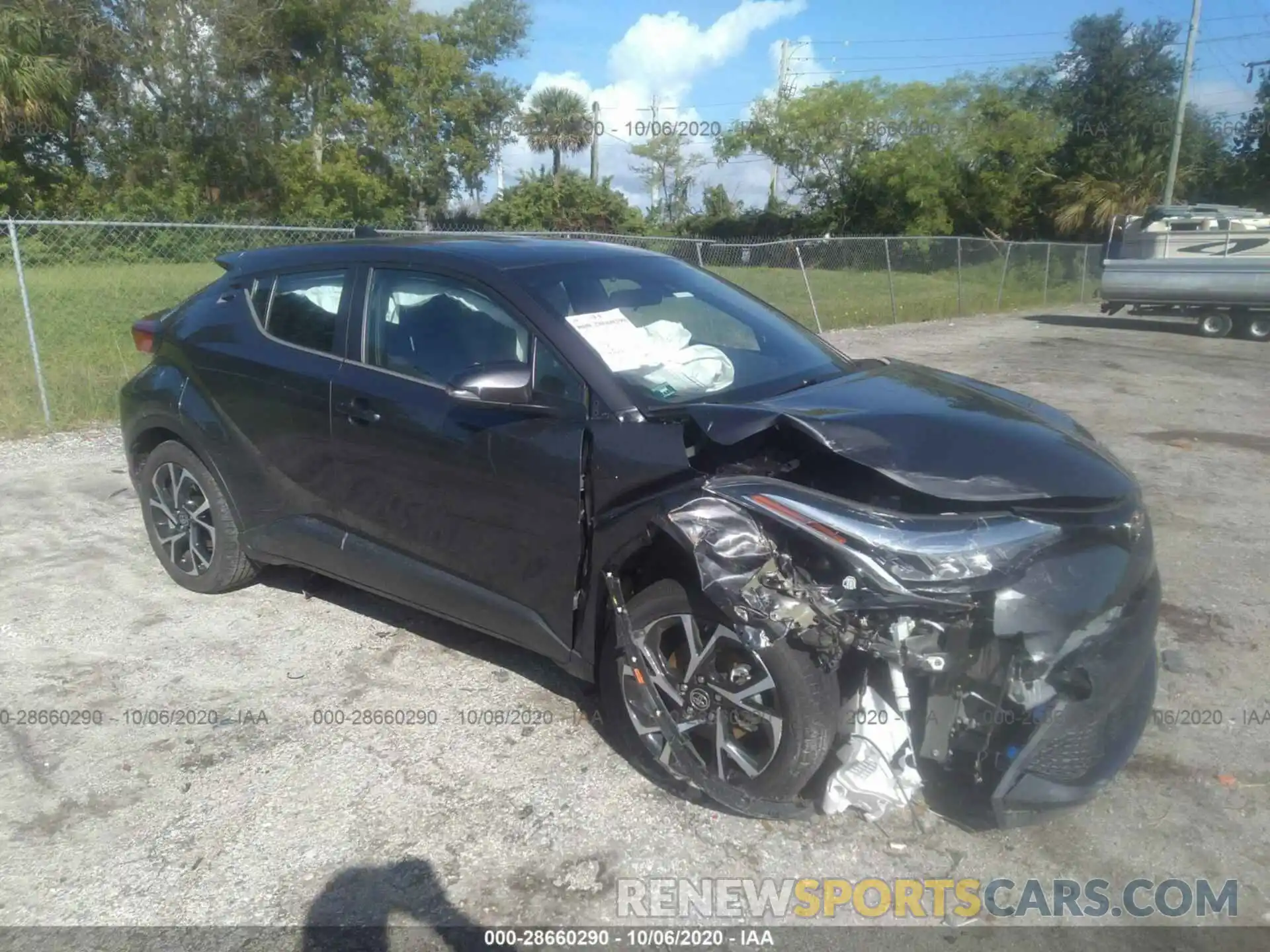 1 Photograph of a damaged car NMTKHMBX4LR108835 TOYOTA C-HR 2020