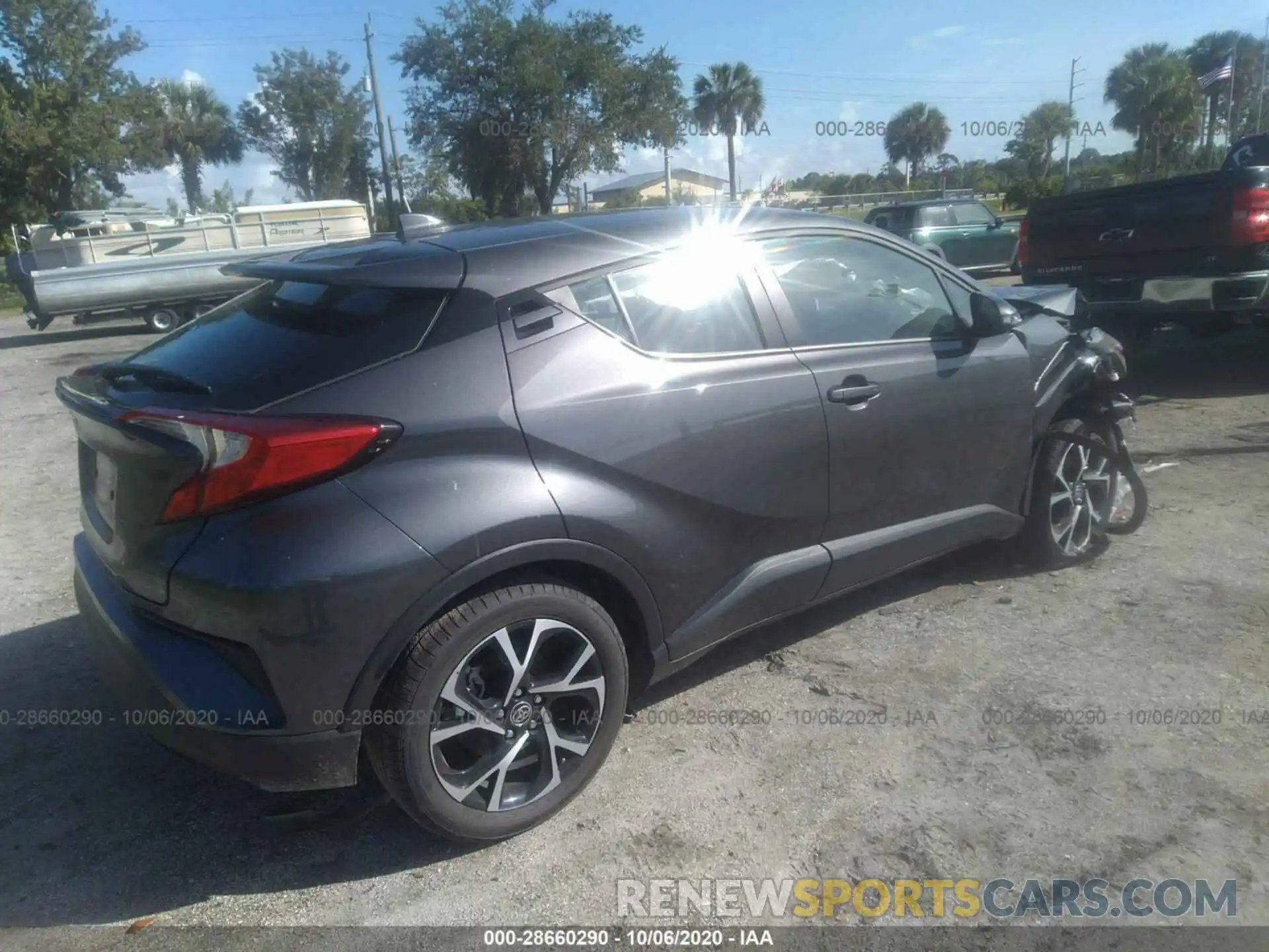 4 Photograph of a damaged car NMTKHMBX4LR108835 TOYOTA C-HR 2020