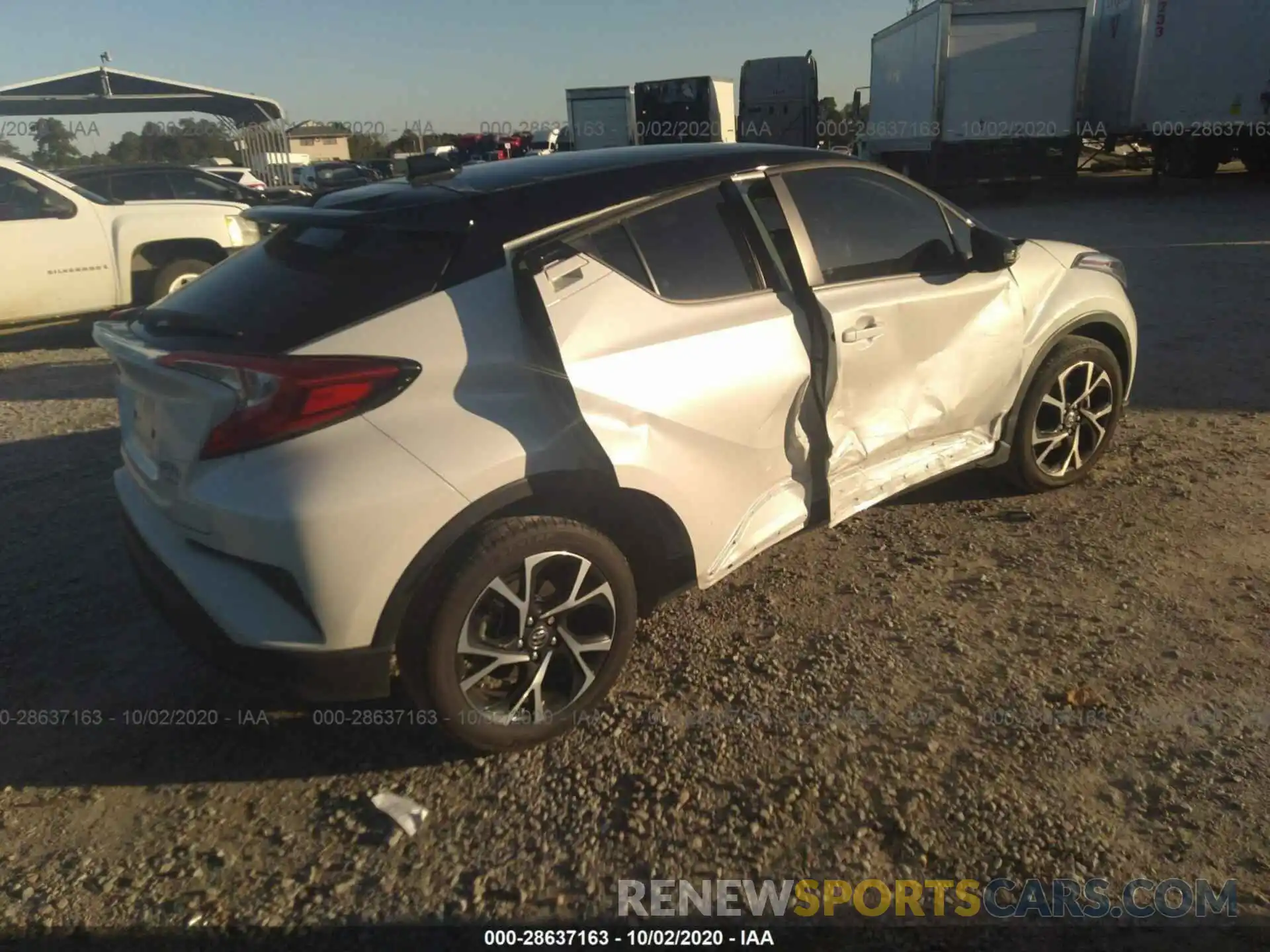 4 Photograph of a damaged car NMTKHMBX4LR109869 TOYOTA C-HR 2020