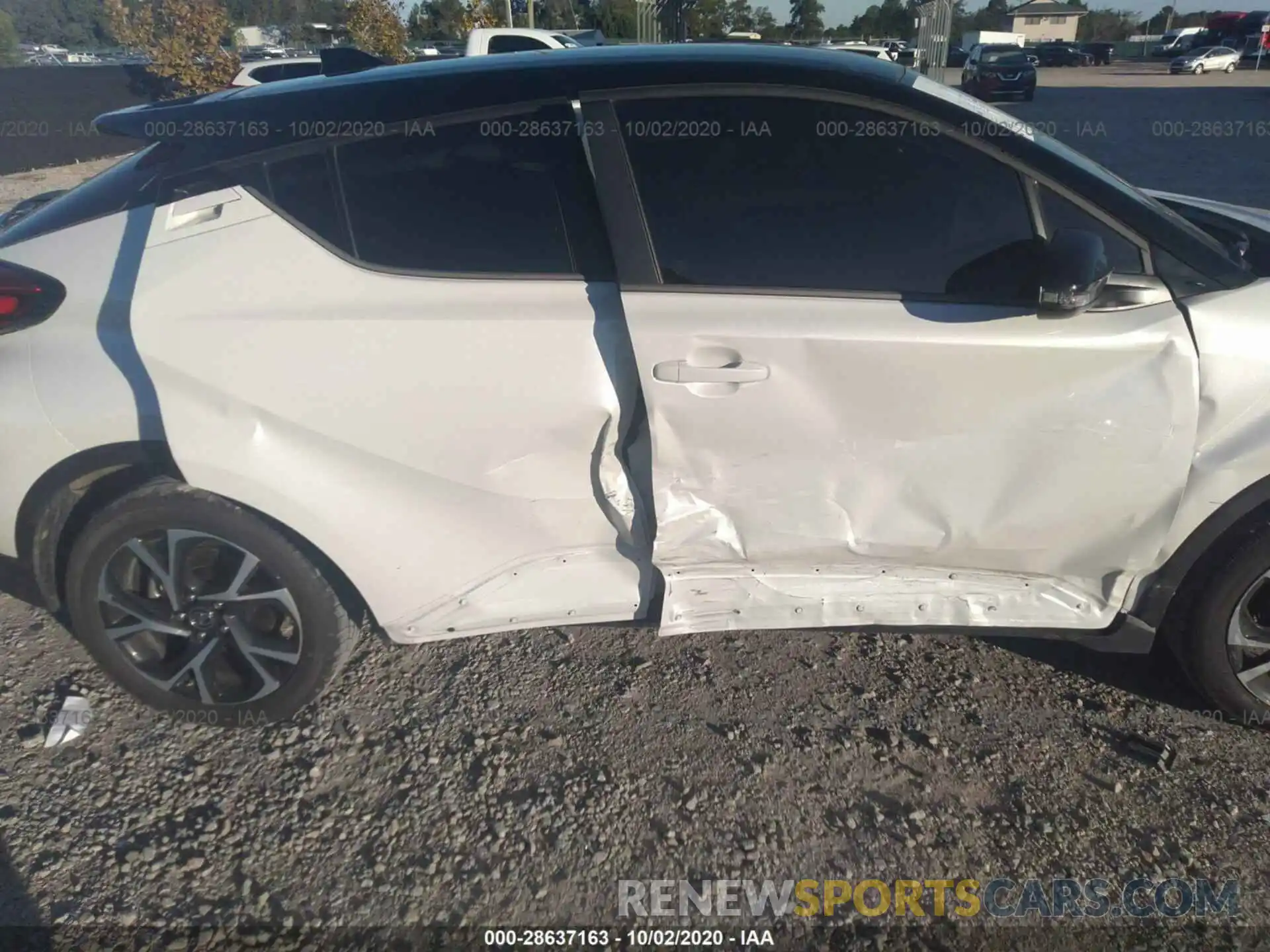 6 Photograph of a damaged car NMTKHMBX4LR109869 TOYOTA C-HR 2020