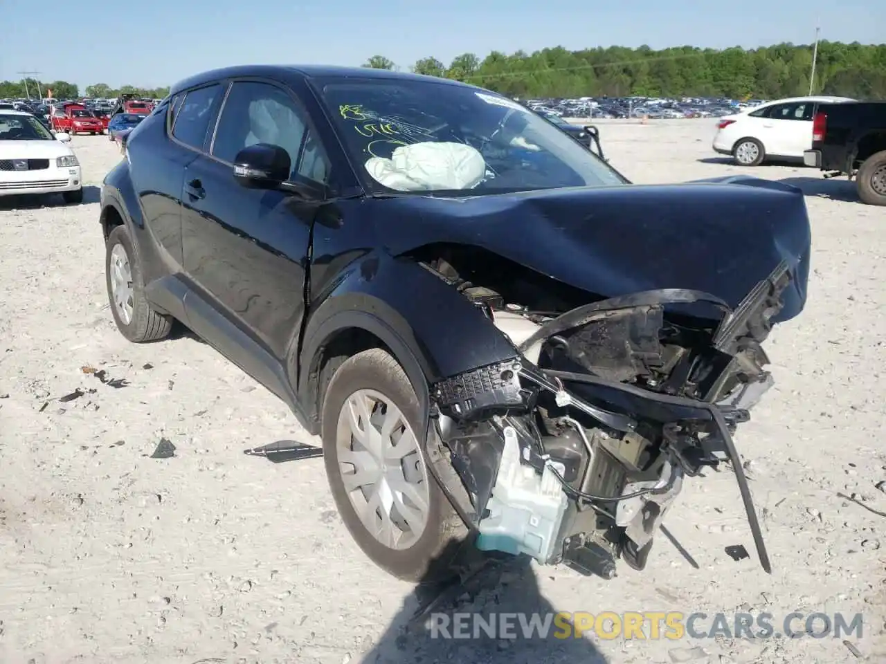 1 Photograph of a damaged car NMTKHMBX4LR110732 TOYOTA C-HR 2020