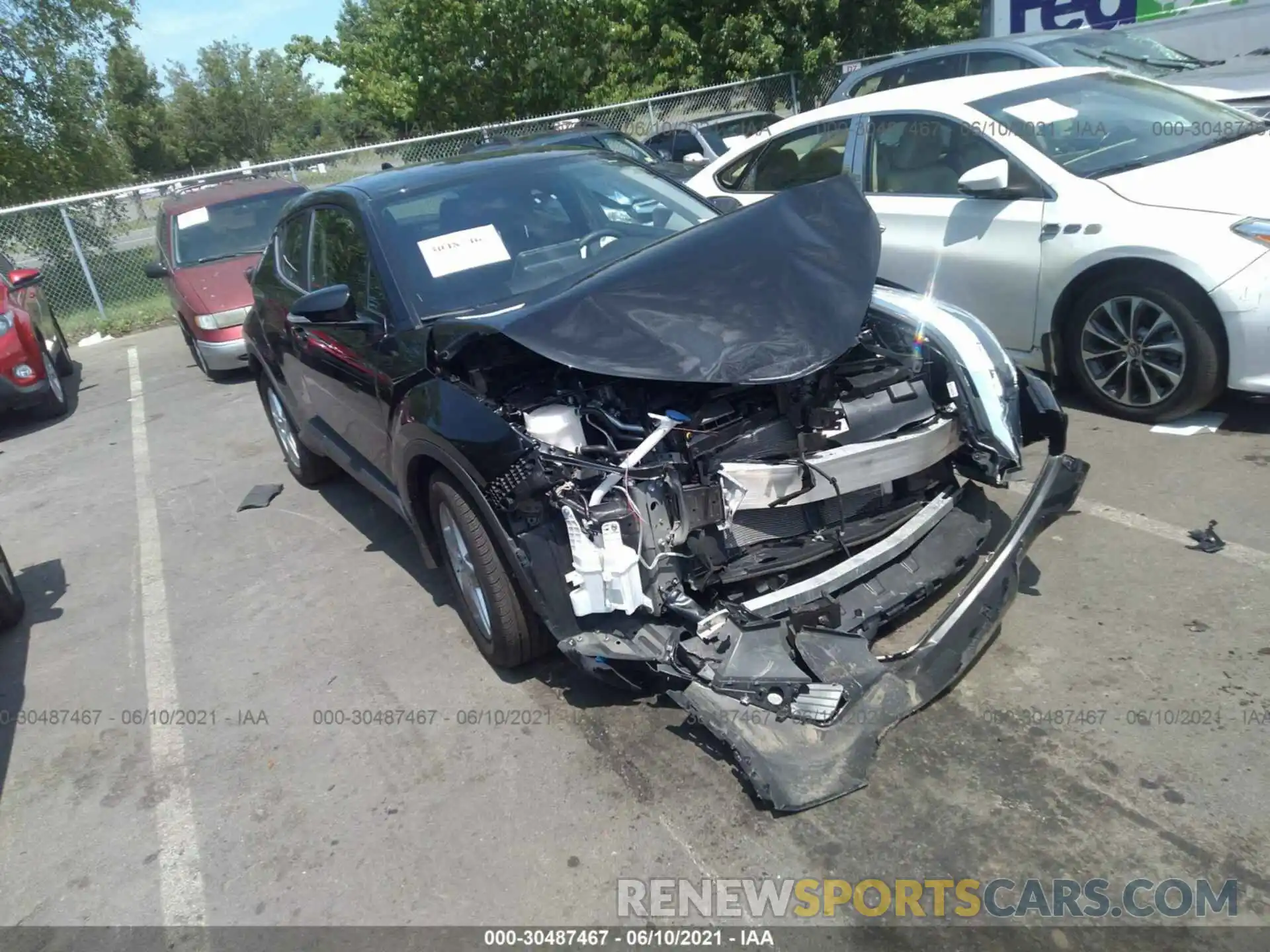 1 Photograph of a damaged car NMTKHMBX4LR112366 TOYOTA C-HR 2020