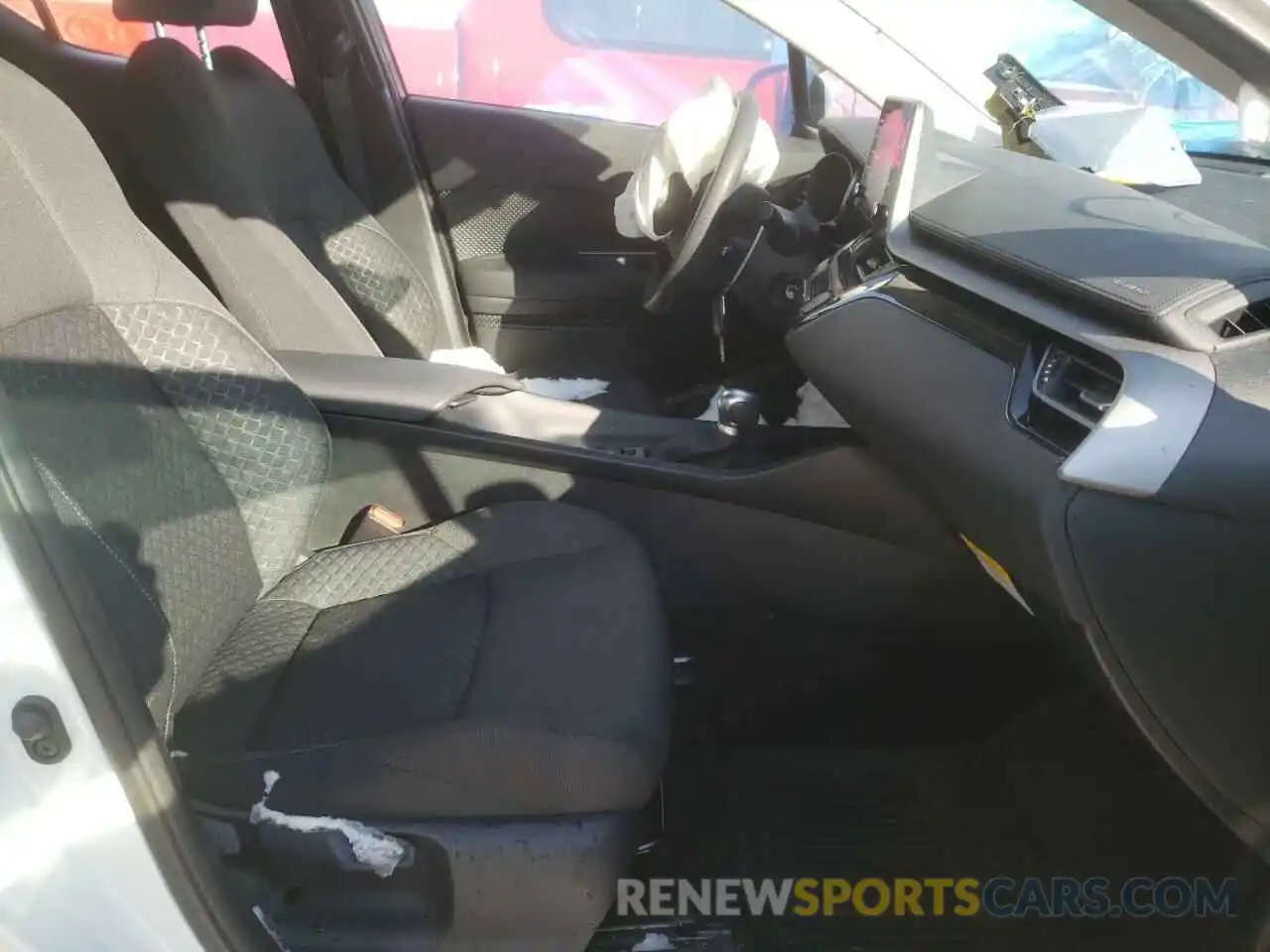 5 Photograph of a damaged car NMTKHMBX4LR112951 TOYOTA C-HR 2020