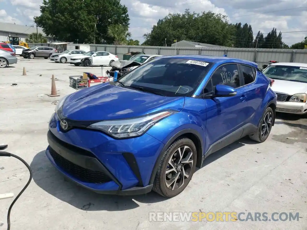 2 Фотография поврежденного автомобиля NMTKHMBX4LR117020 TOYOTA C-HR 2020