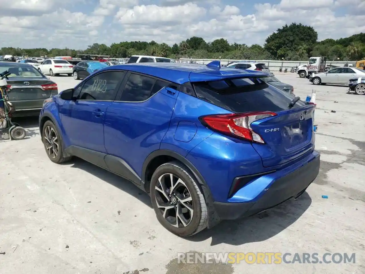 3 Photograph of a damaged car NMTKHMBX4LR117020 TOYOTA C-HR 2020