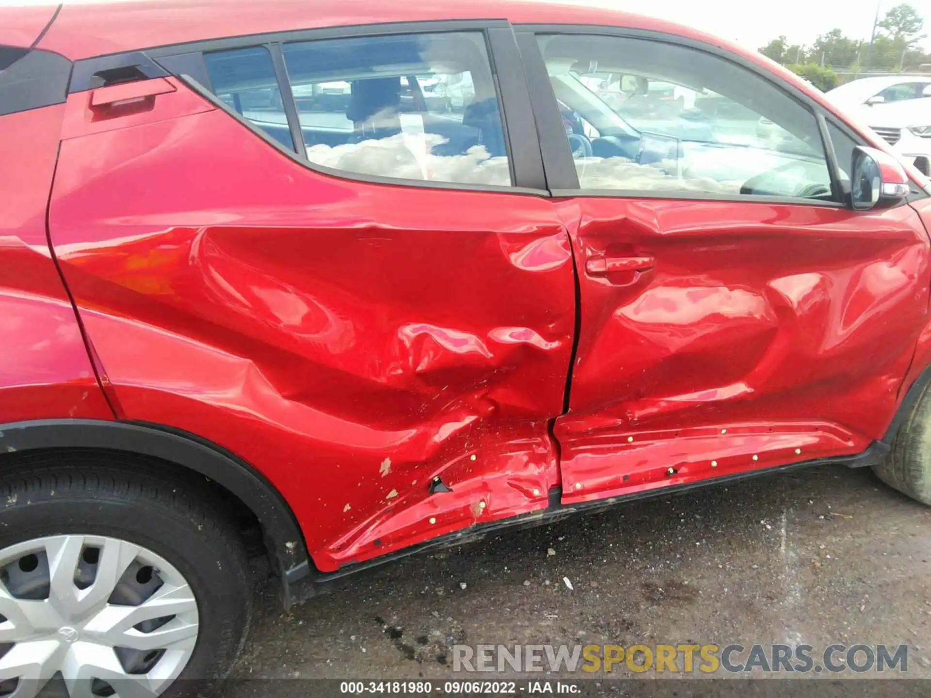 6 Photograph of a damaged car NMTKHMBX4LR118636 TOYOTA C-HR 2020