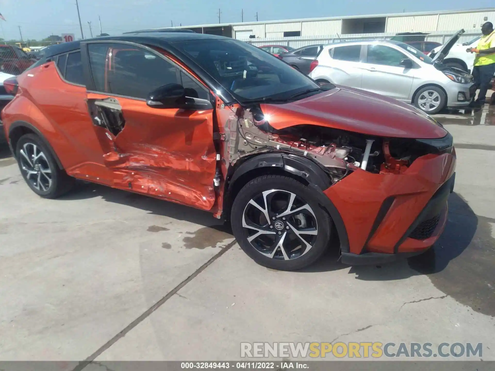 6 Photograph of a damaged car NMTKHMBX5LR105426 TOYOTA C-HR 2020