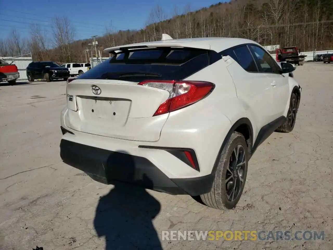 4 Photograph of a damaged car NMTKHMBX5LR110044 TOYOTA C-HR 2020