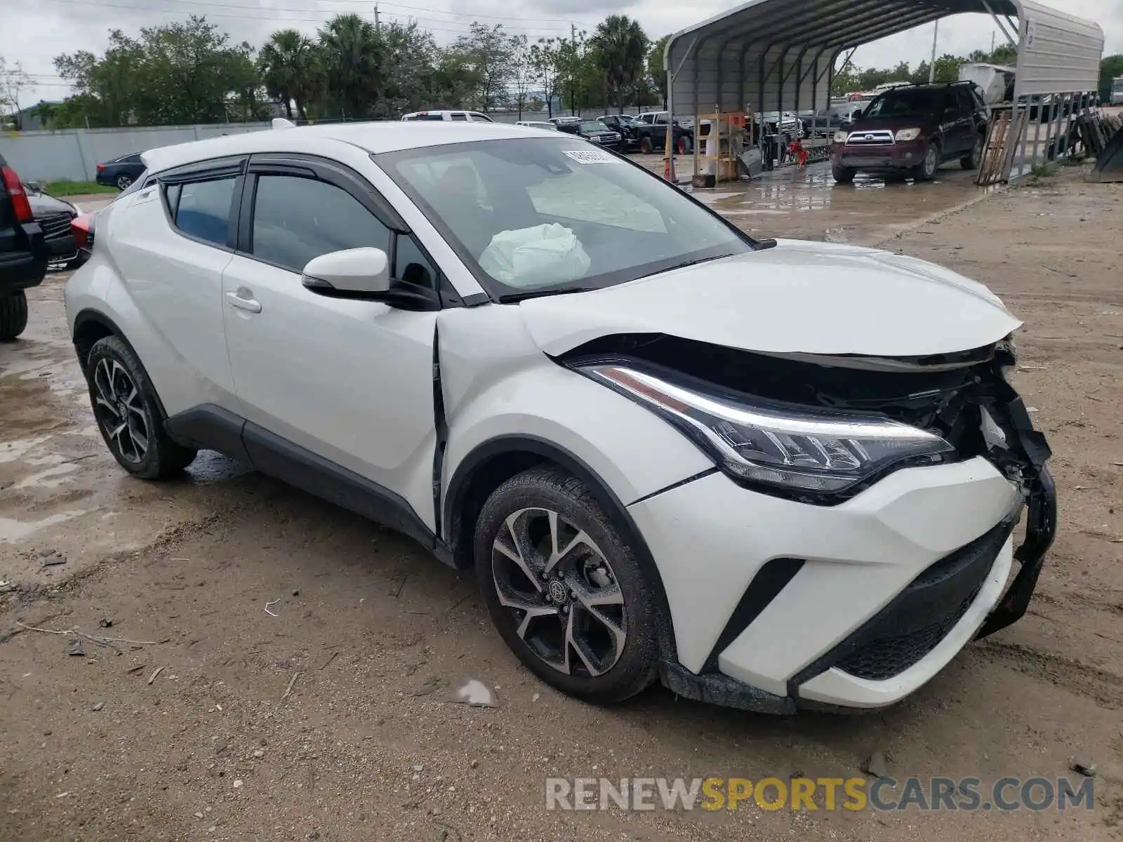 1 Photograph of a damaged car NMTKHMBX5LR110481 TOYOTA C-HR 2020