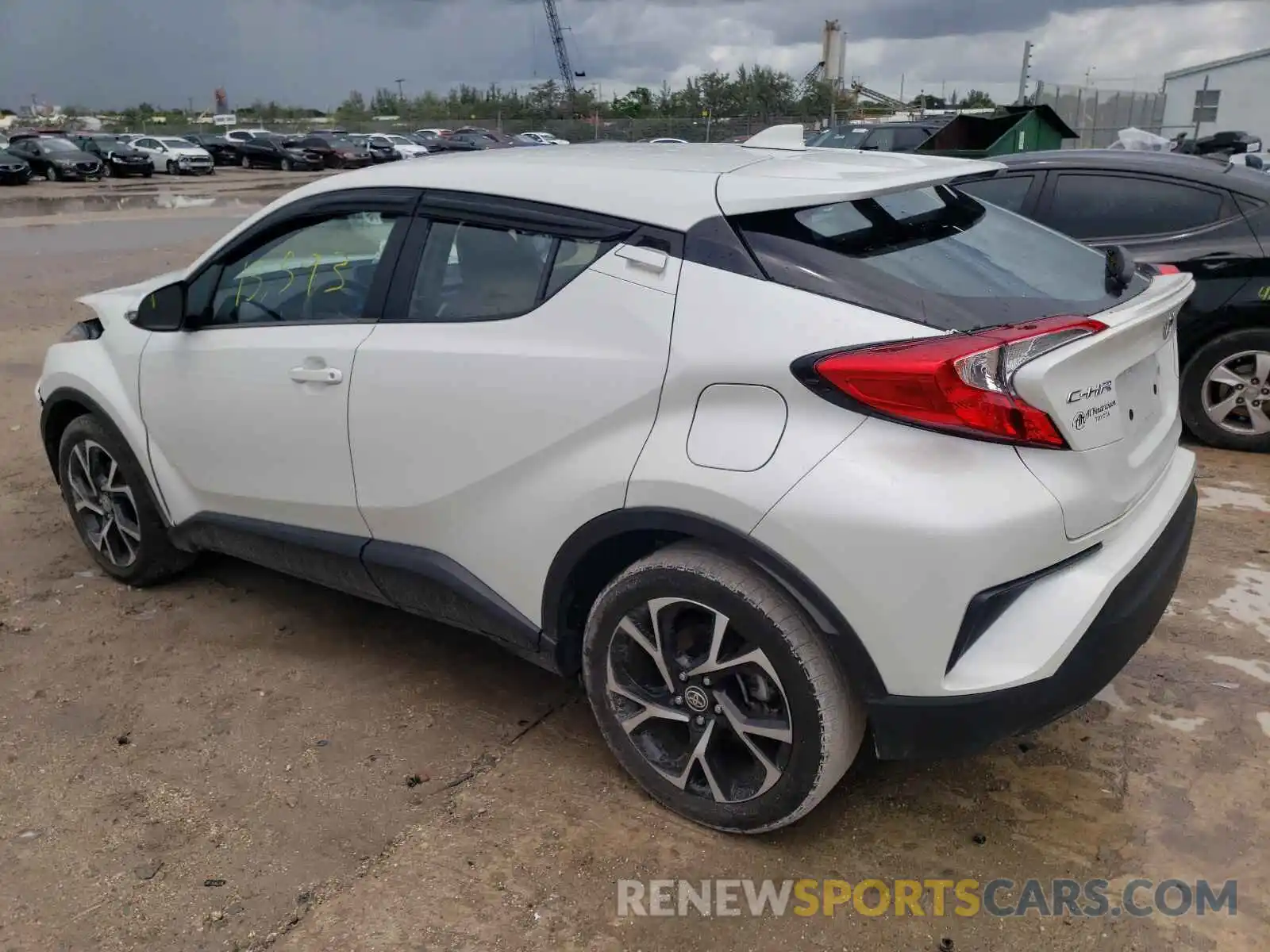 3 Photograph of a damaged car NMTKHMBX5LR110481 TOYOTA C-HR 2020