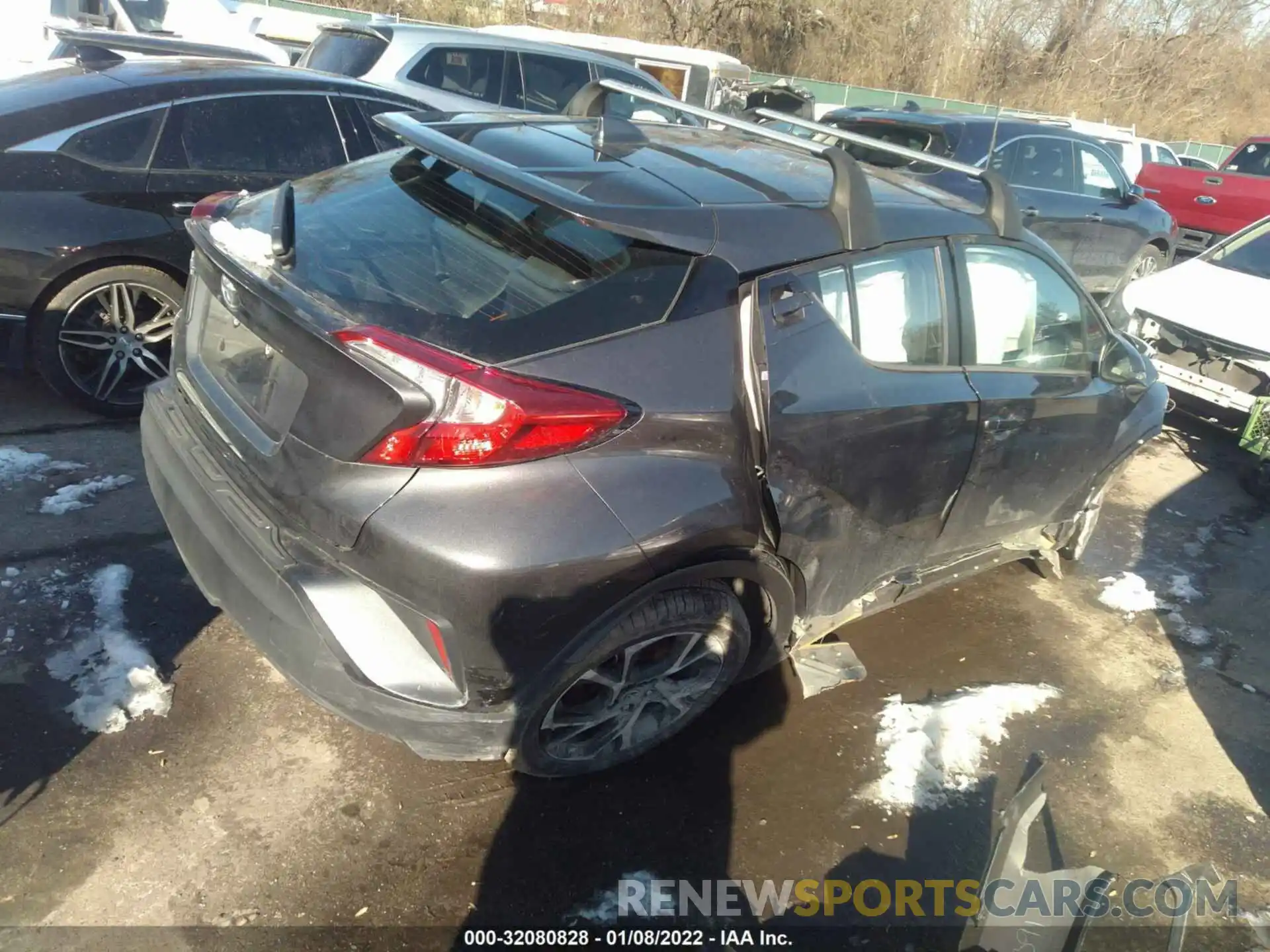 4 Photograph of a damaged car NMTKHMBX5LR113591 TOYOTA C-HR 2020