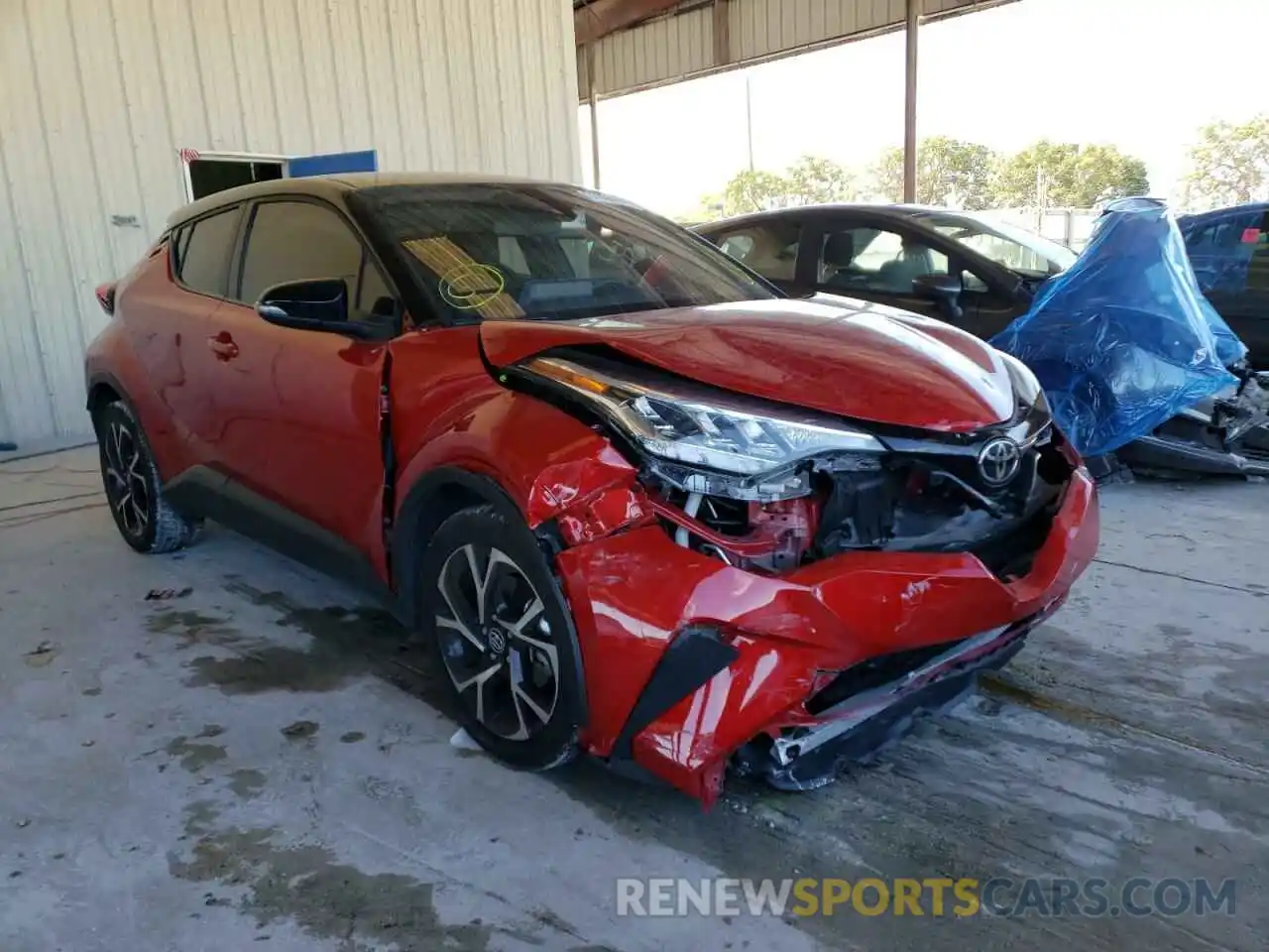 1 Photograph of a damaged car NMTKHMBX5LR114739 TOYOTA C-HR 2020