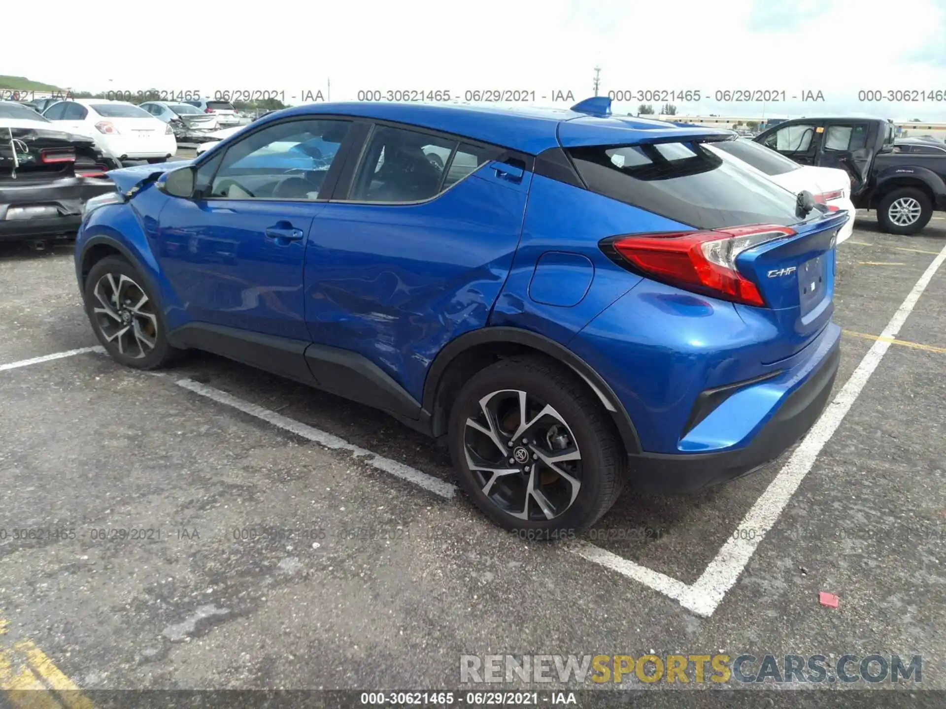 3 Photograph of a damaged car NMTKHMBX5LR115308 TOYOTA C-HR 2020