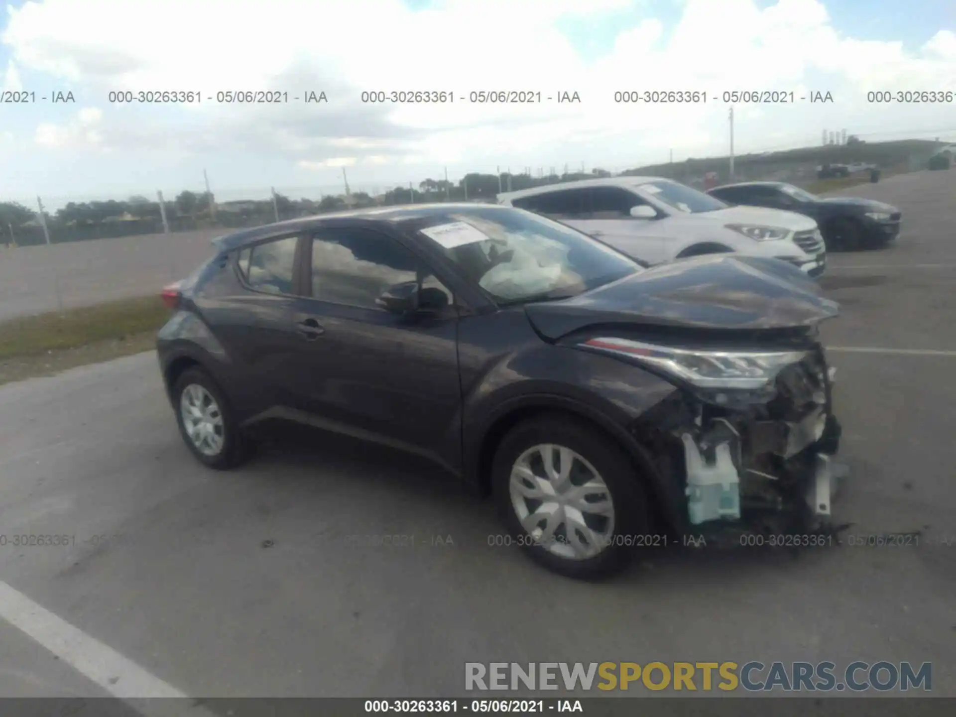 1 Photograph of a damaged car NMTKHMBX5LR116362 TOYOTA C-HR 2020