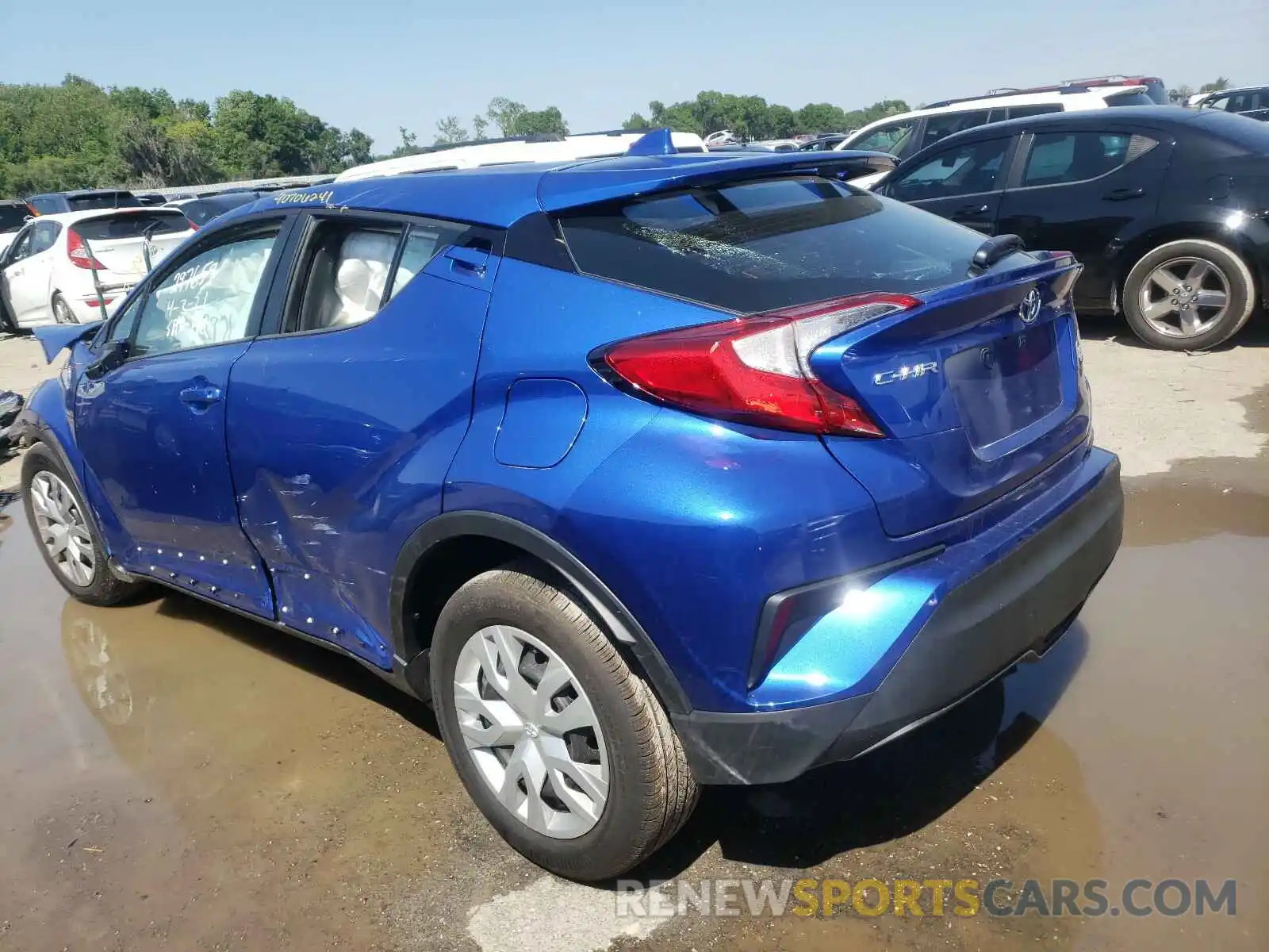 3 Photograph of a damaged car NMTKHMBX5LR116829 TOYOTA C-HR 2020