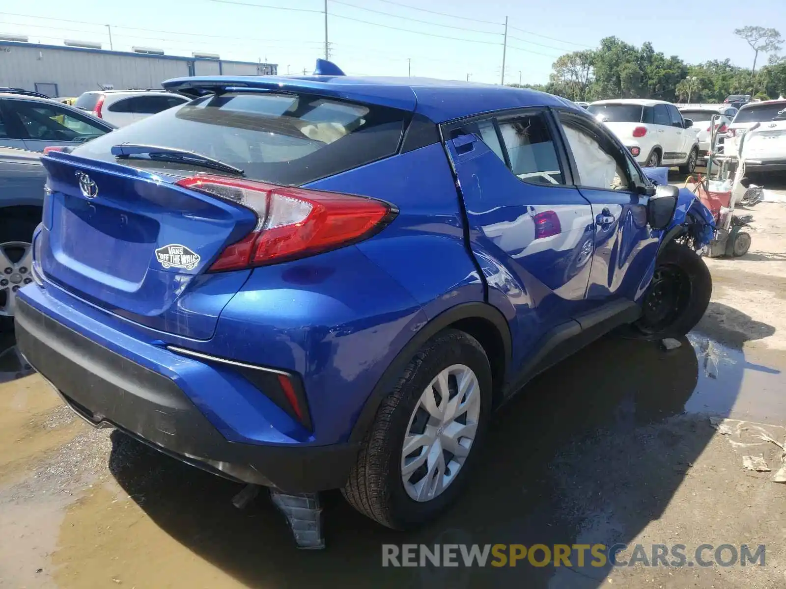 4 Photograph of a damaged car NMTKHMBX5LR116829 TOYOTA C-HR 2020