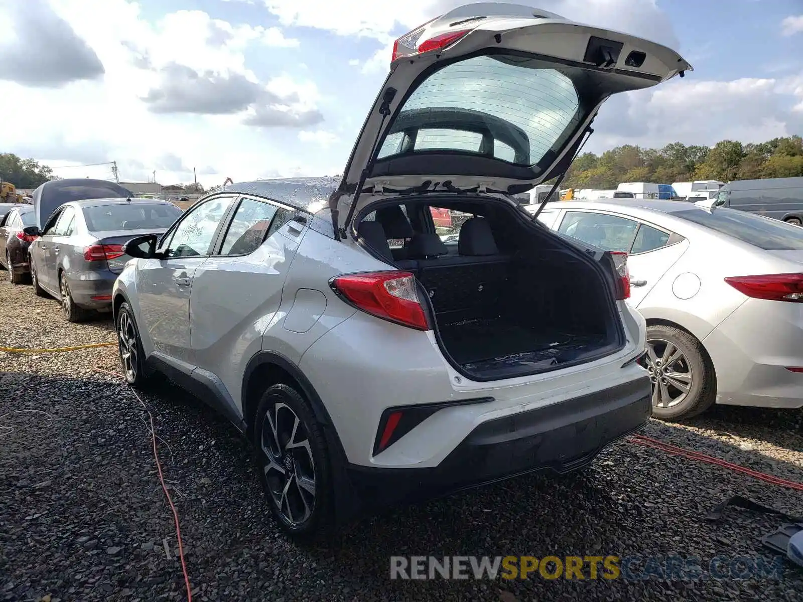 3 Photograph of a damaged car NMTKHMBX6LR101840 TOYOTA C-HR 2020