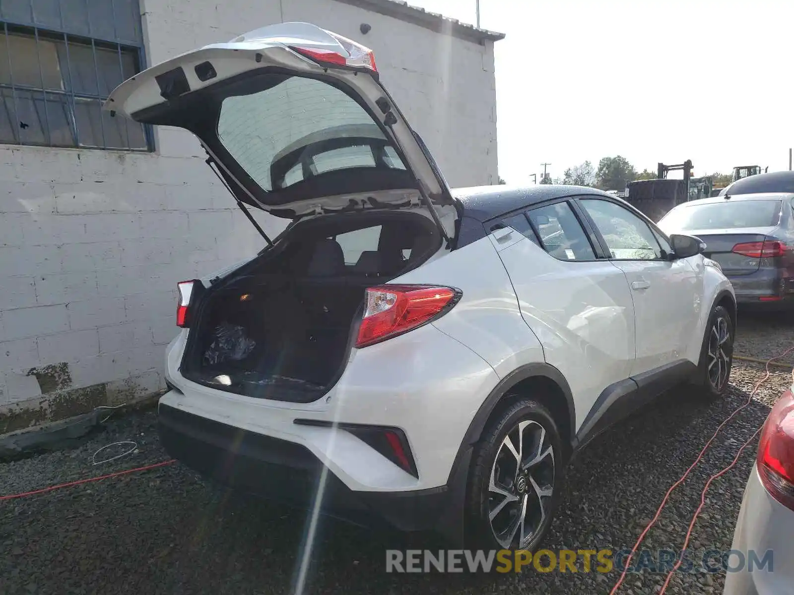 4 Photograph of a damaged car NMTKHMBX6LR101840 TOYOTA C-HR 2020