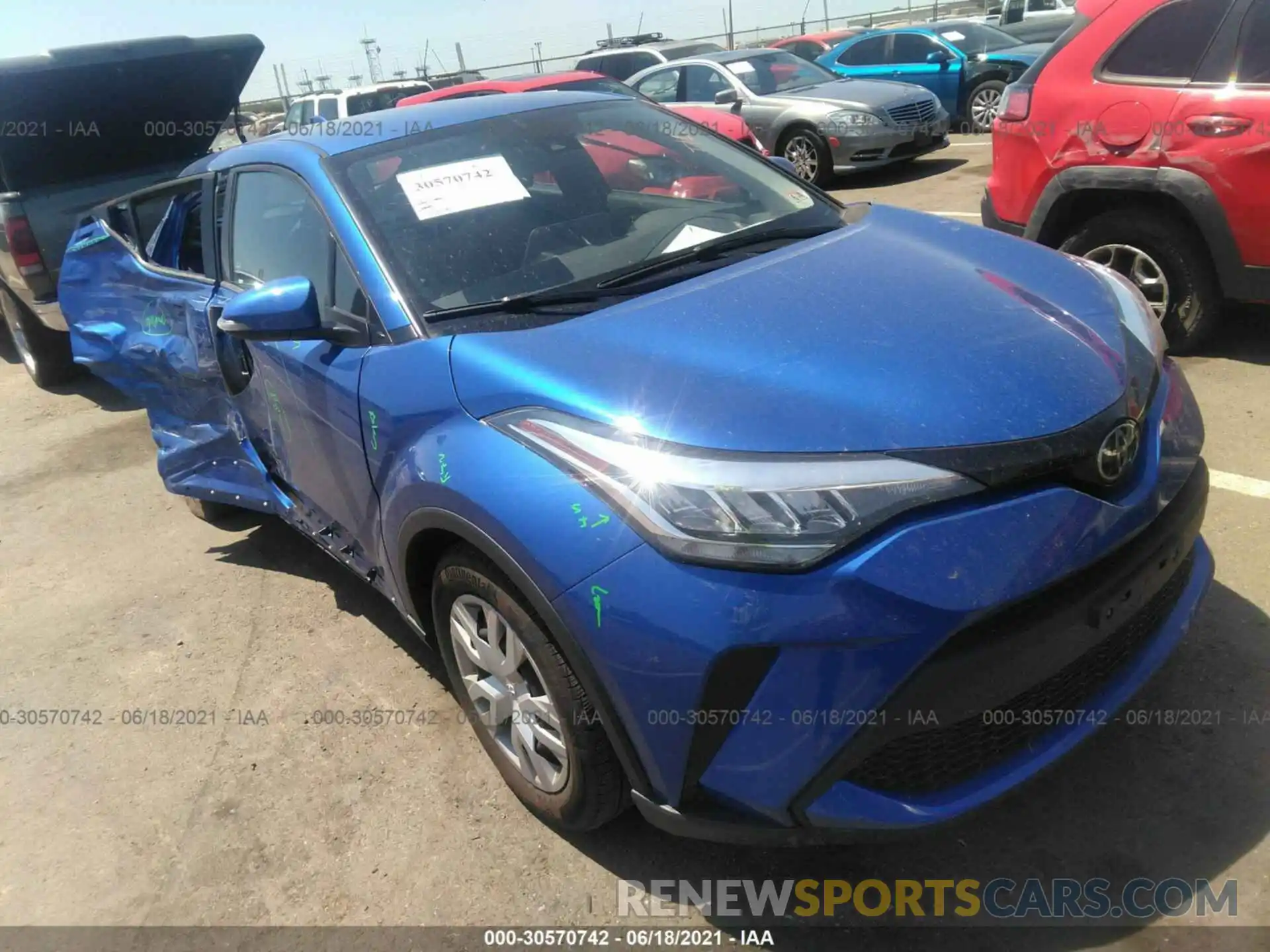 1 Photograph of a damaged car NMTKHMBX6LR104186 TOYOTA C-HR 2020