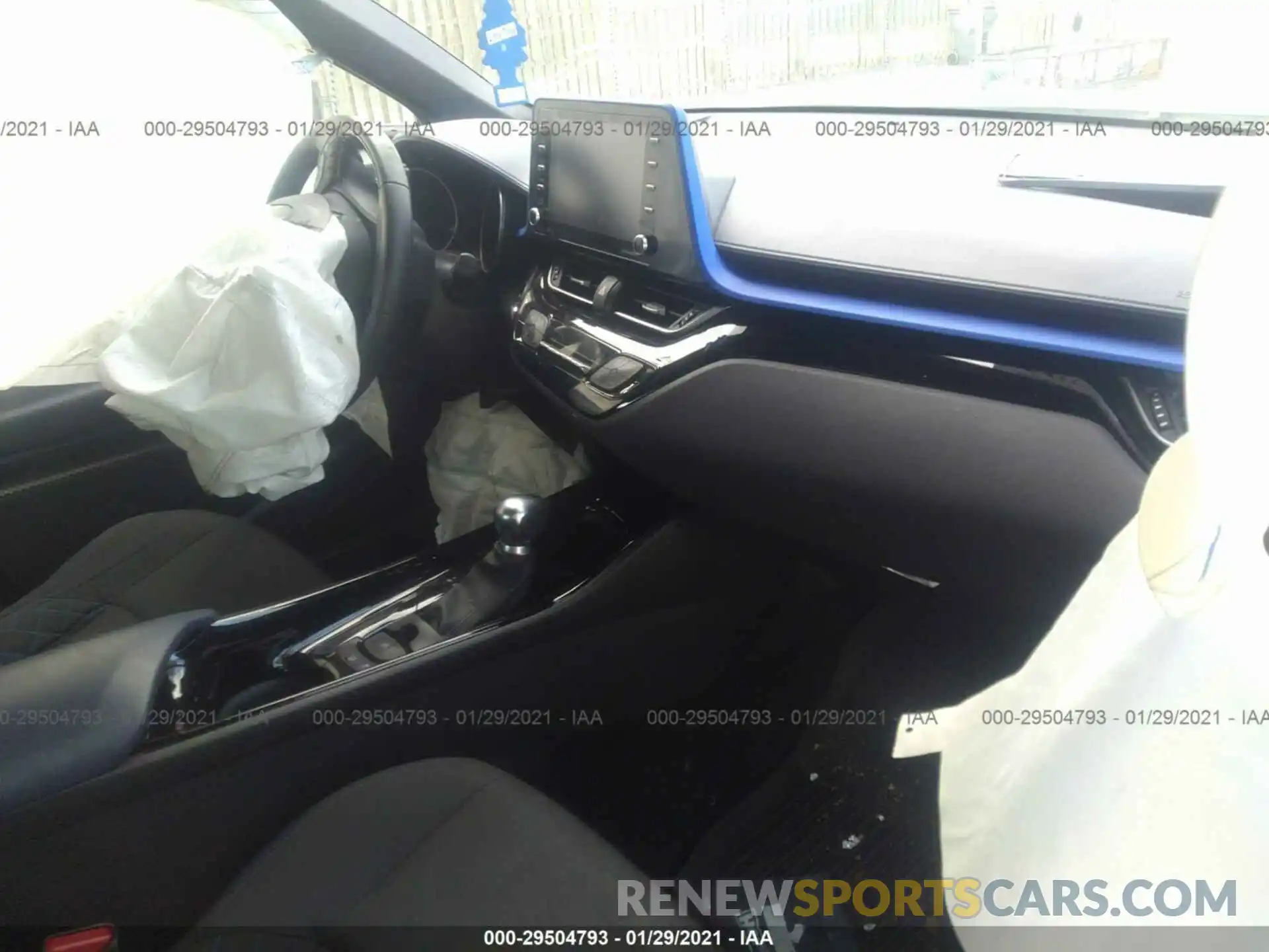 5 Photograph of a damaged car NMTKHMBX6LR105208 TOYOTA C-HR 2020