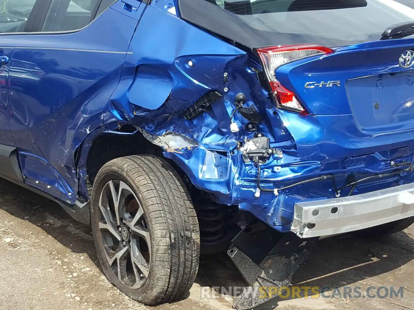 9 Photograph of a damaged car NMTKHMBX6LR105578 TOYOTA C-HR 2020