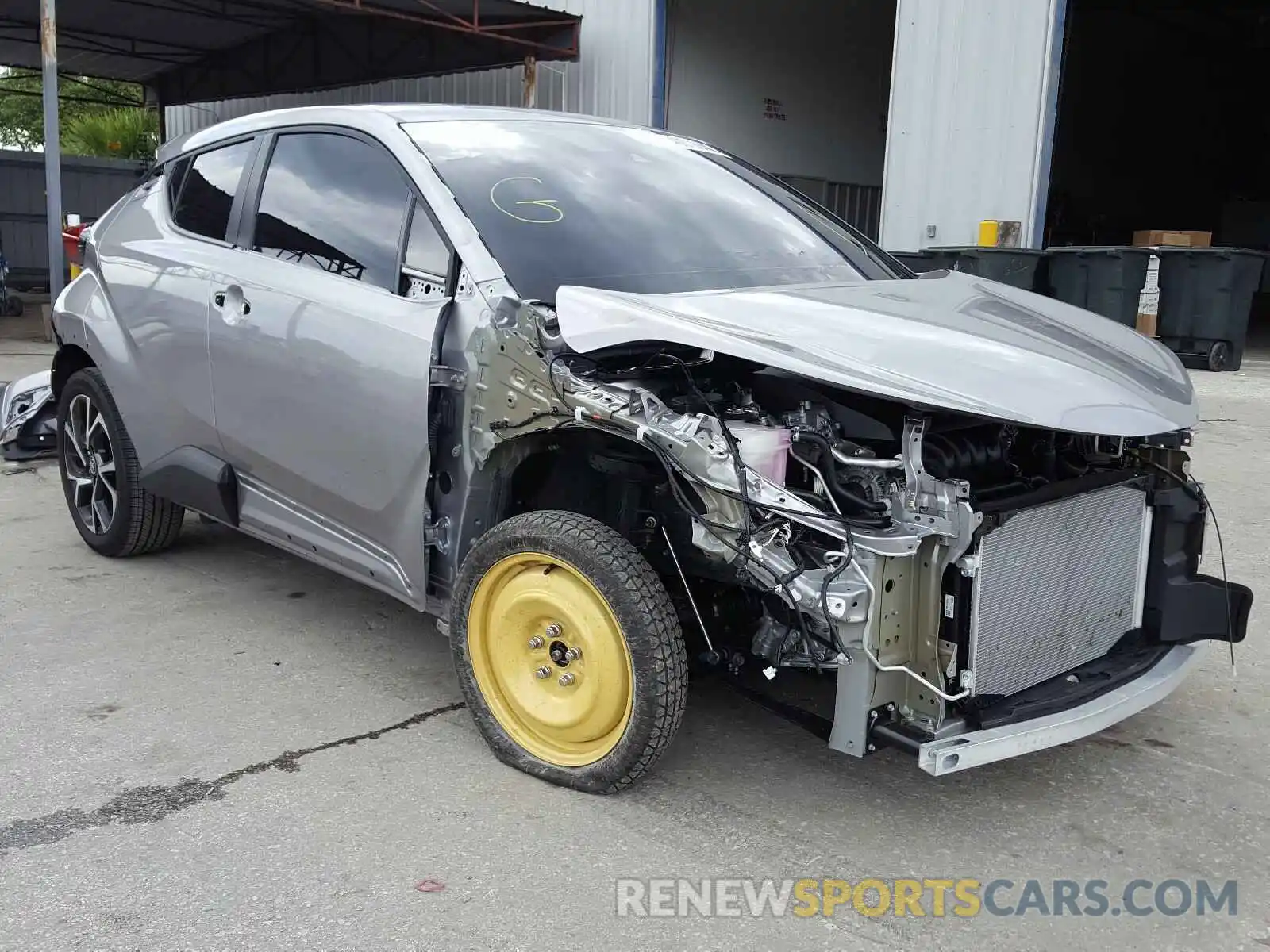 1 Photograph of a damaged car NMTKHMBX6LR106357 TOYOTA C-HR 2020