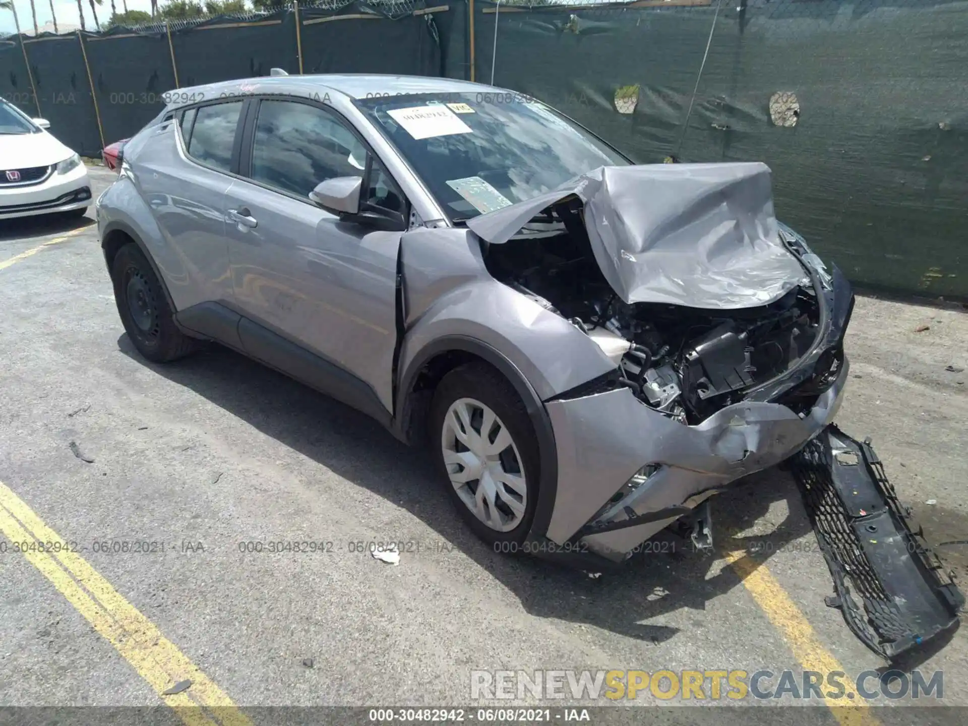 1 Photograph of a damaged car NMTKHMBX6LR106844 TOYOTA C-HR 2020