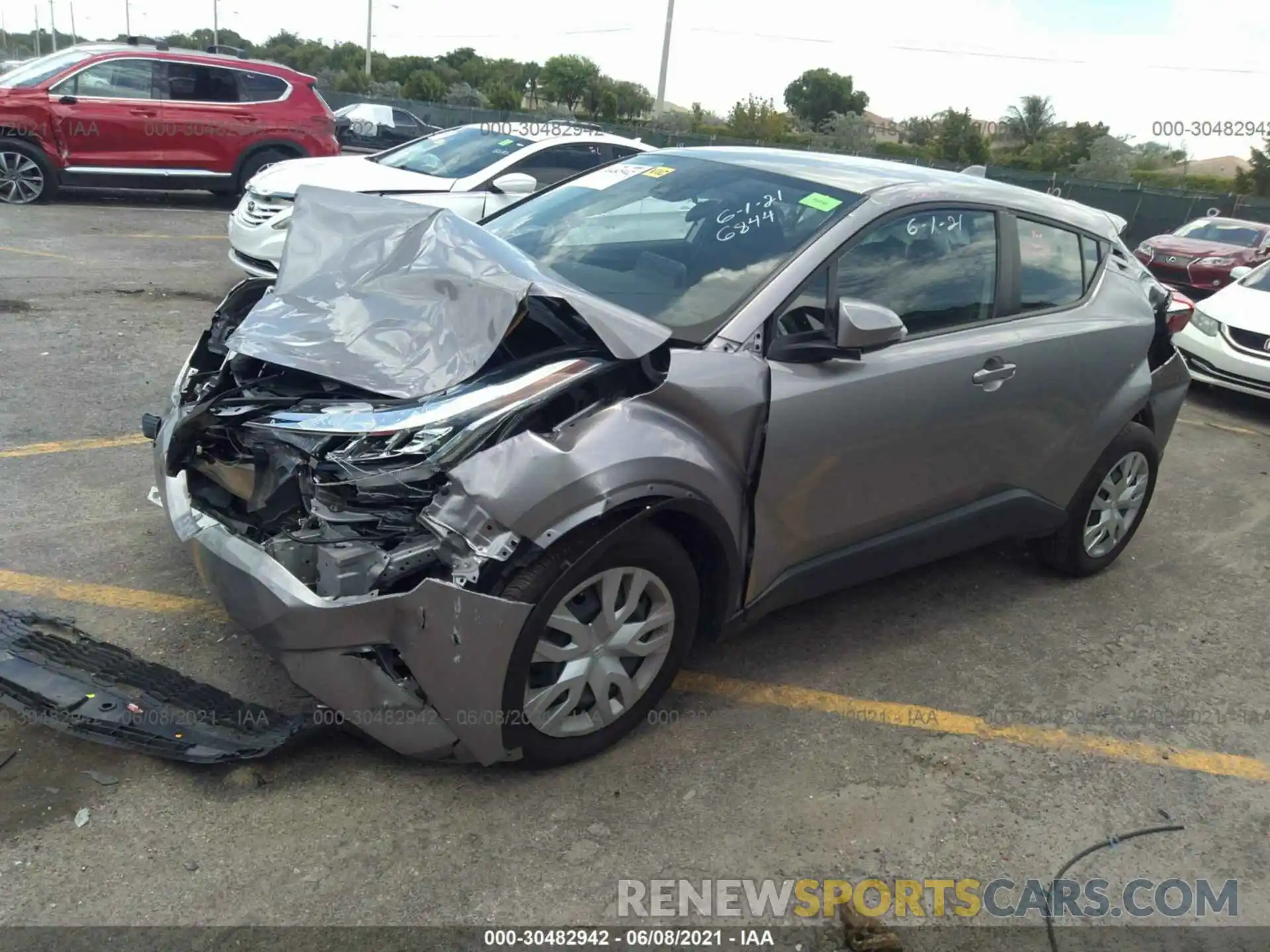 2 Photograph of a damaged car NMTKHMBX6LR106844 TOYOTA C-HR 2020