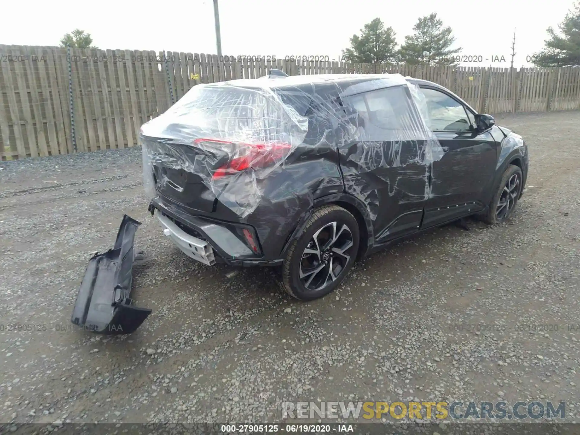 4 Photograph of a damaged car NMTKHMBX6LR109307 TOYOTA C-HR 2020