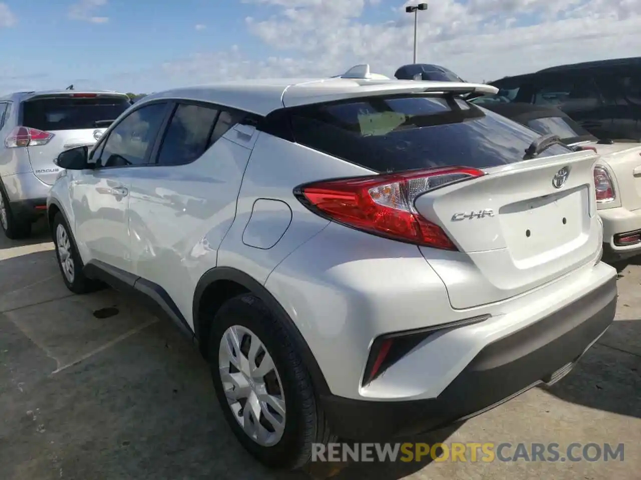 3 Photograph of a damaged car NMTKHMBX6LR111428 TOYOTA C-HR 2020