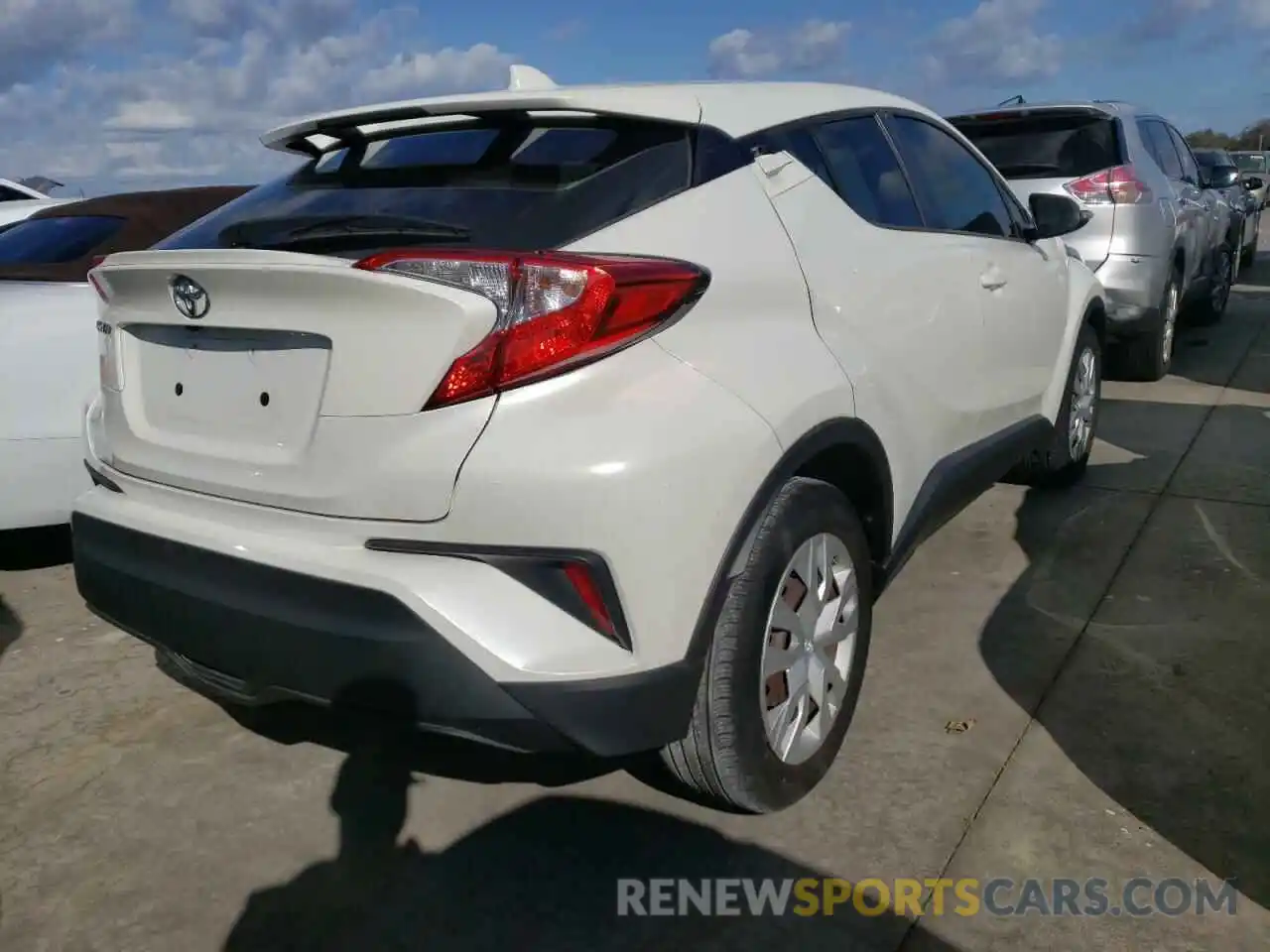 4 Photograph of a damaged car NMTKHMBX6LR111428 TOYOTA C-HR 2020