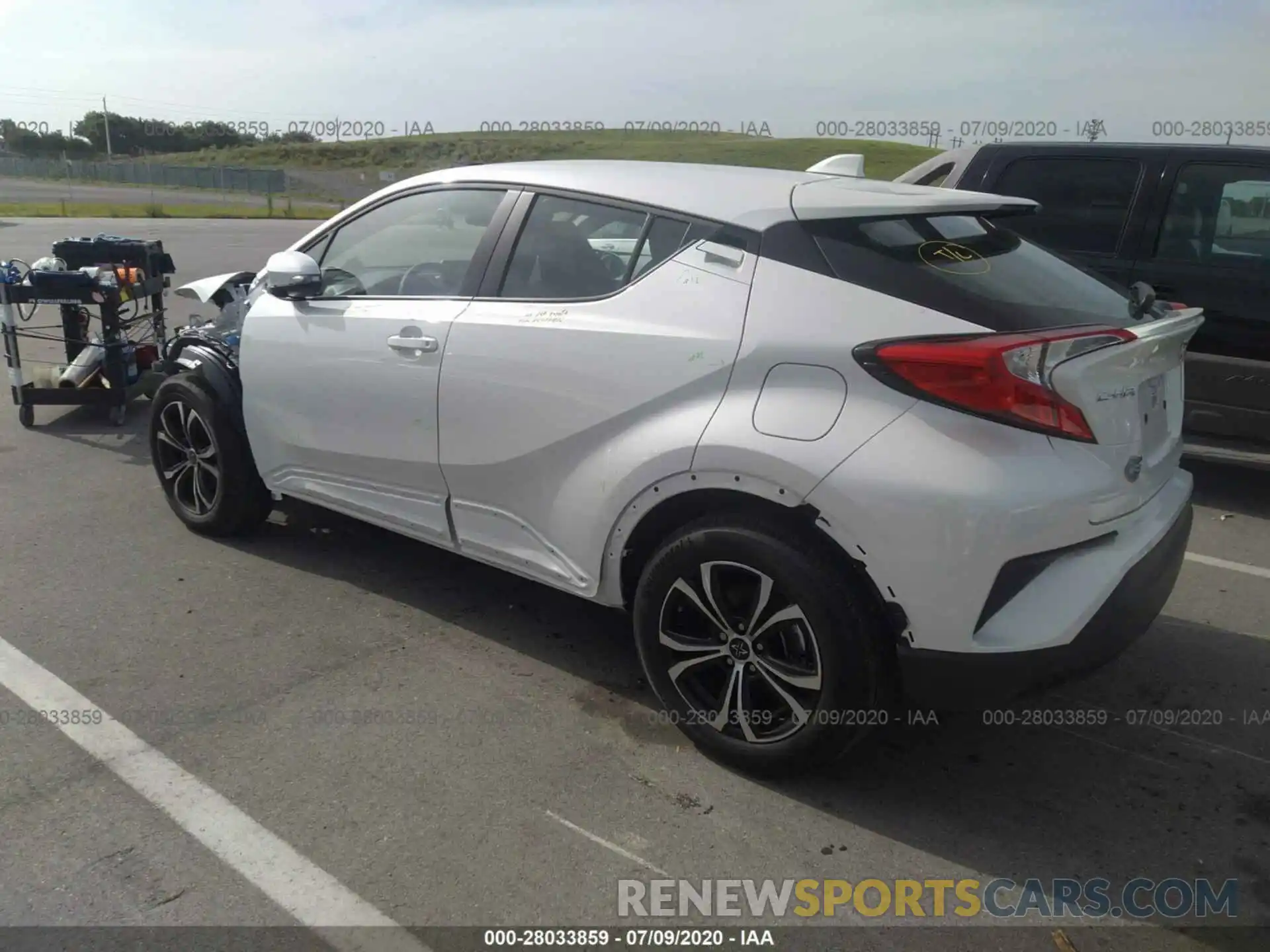 3 Photograph of a damaged car NMTKHMBX6LR111607 TOYOTA C-HR 2020