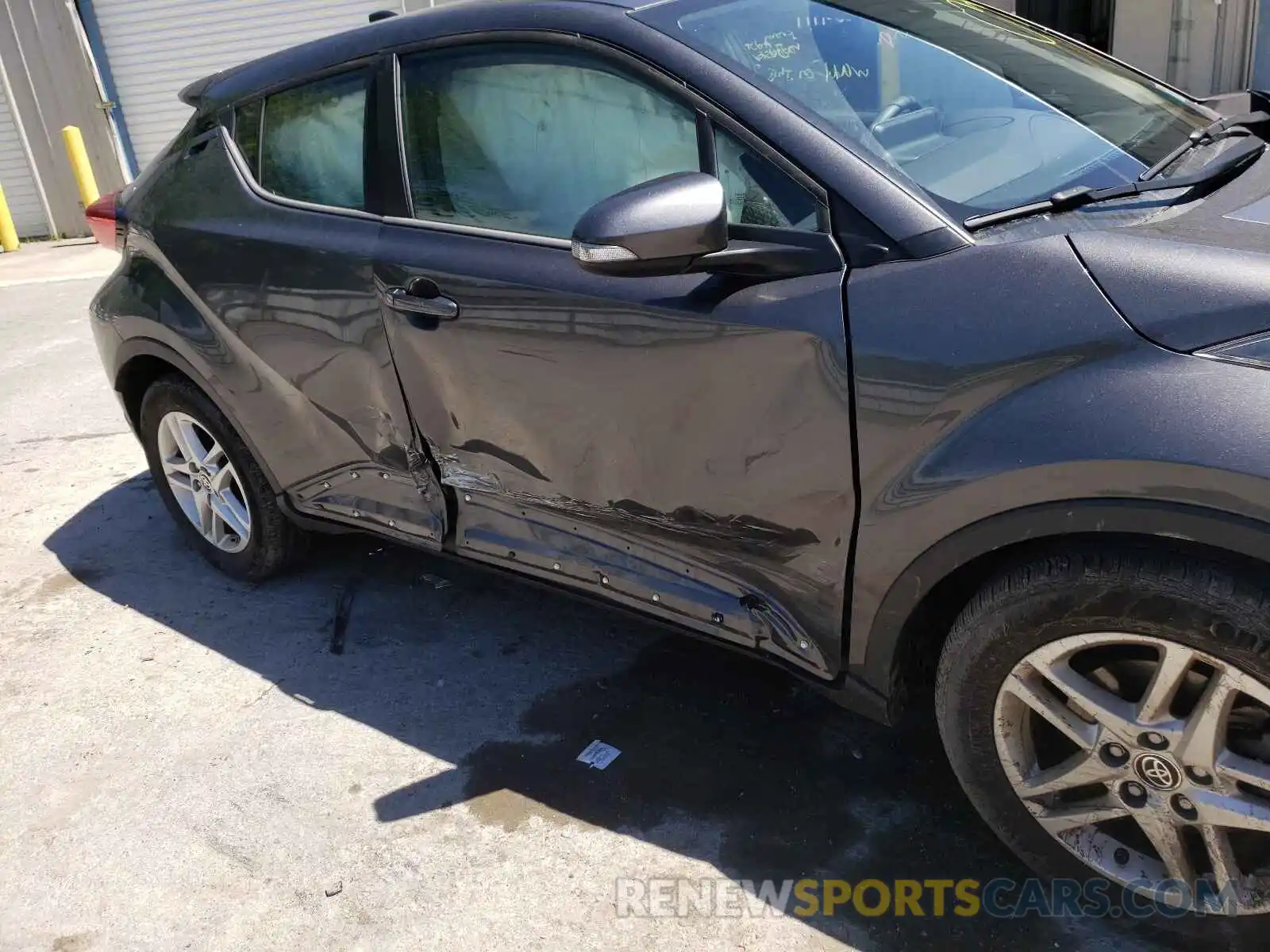 9 Photograph of a damaged car NMTKHMBX6LR112451 TOYOTA C-HR 2020