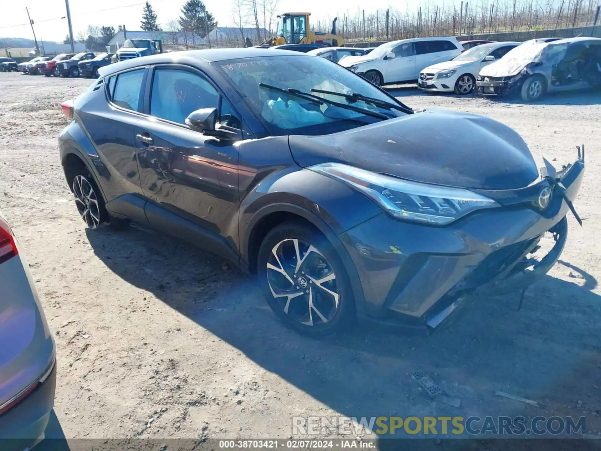 1 Фотография поврежденного автомобиля NMTKHMBX6LR113695 TOYOTA C-HR 2020