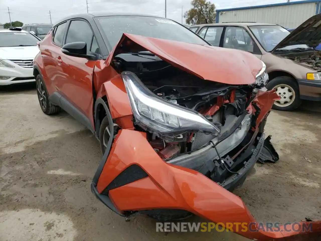 1 Photograph of a damaged car NMTKHMBX7LR105511 TOYOTA C-HR 2020