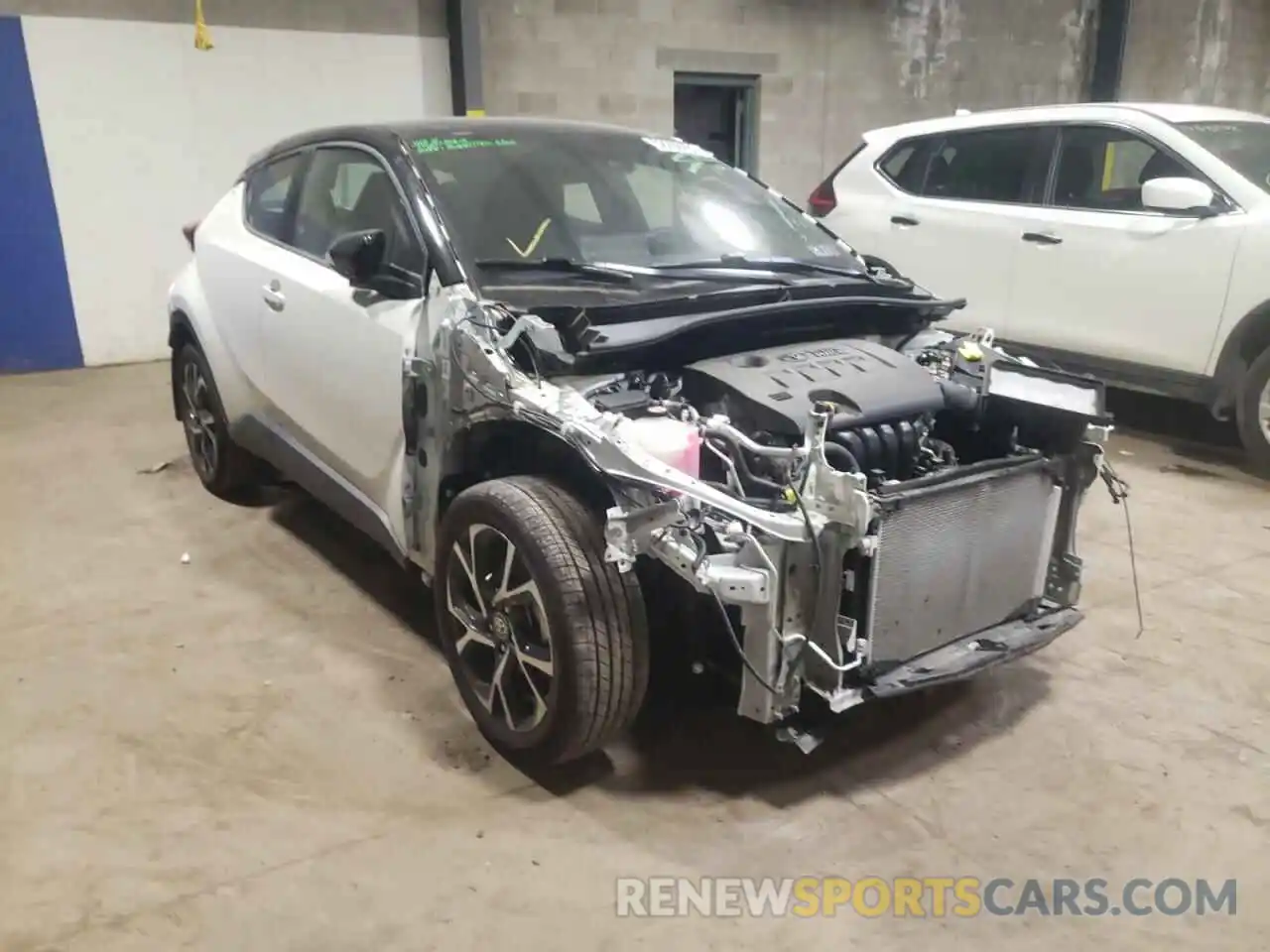 1 Photograph of a damaged car NMTKHMBX7LR108702 TOYOTA C-HR 2020