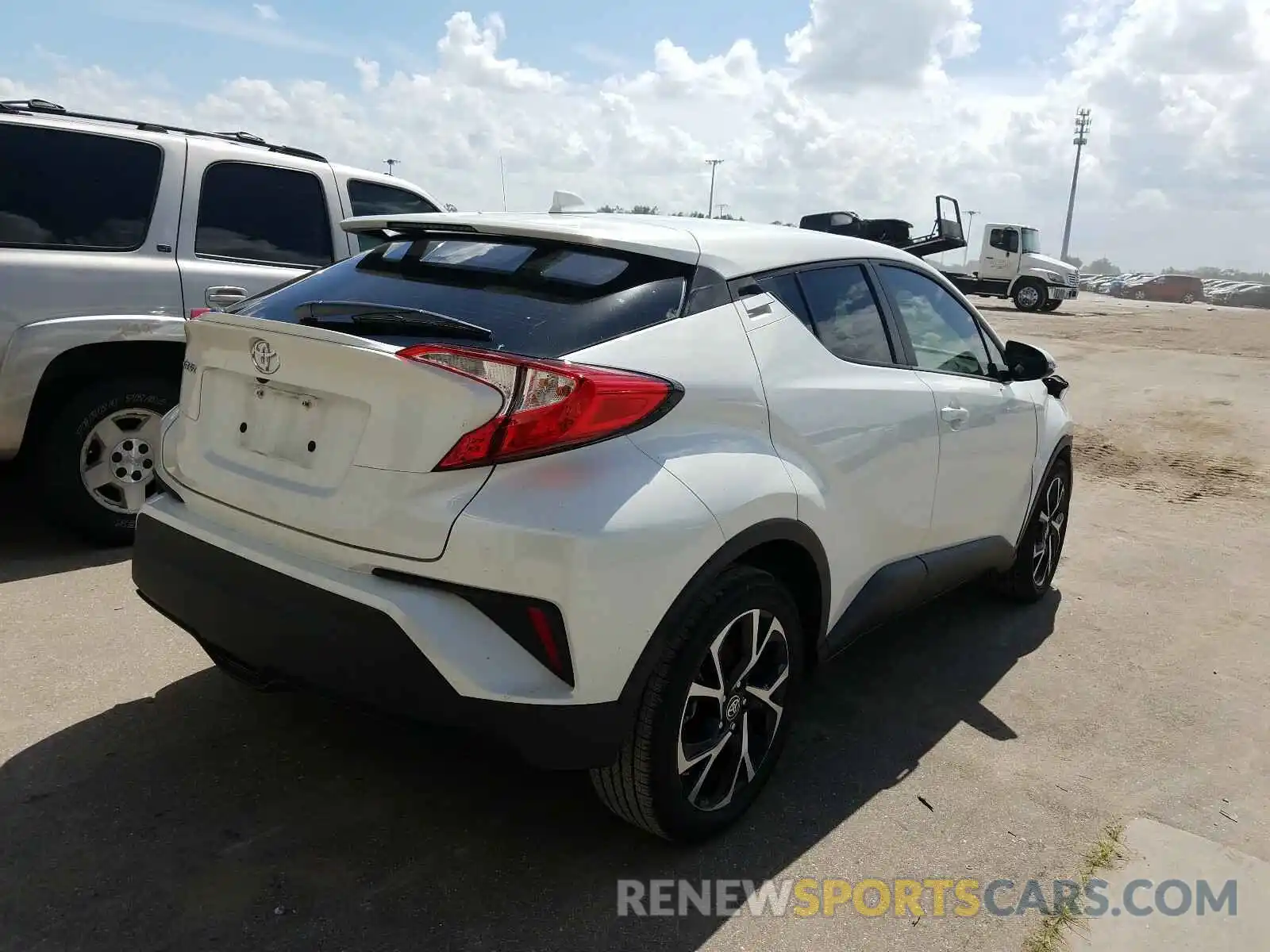 4 Photograph of a damaged car NMTKHMBX7LR110014 TOYOTA C-HR 2020