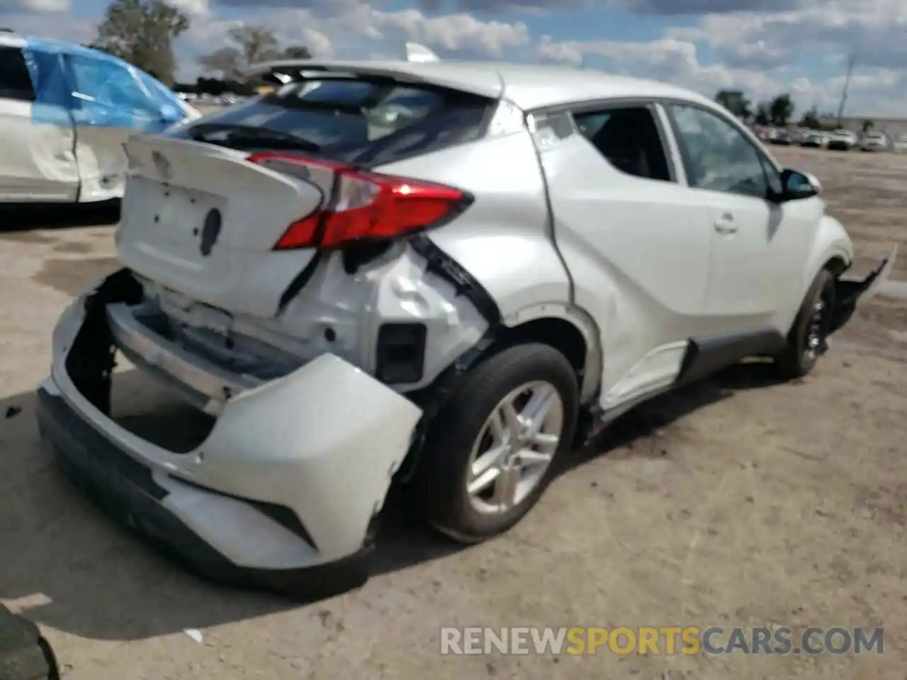 4 Photograph of a damaged car NMTKHMBX7LR111177 TOYOTA C-HR 2020