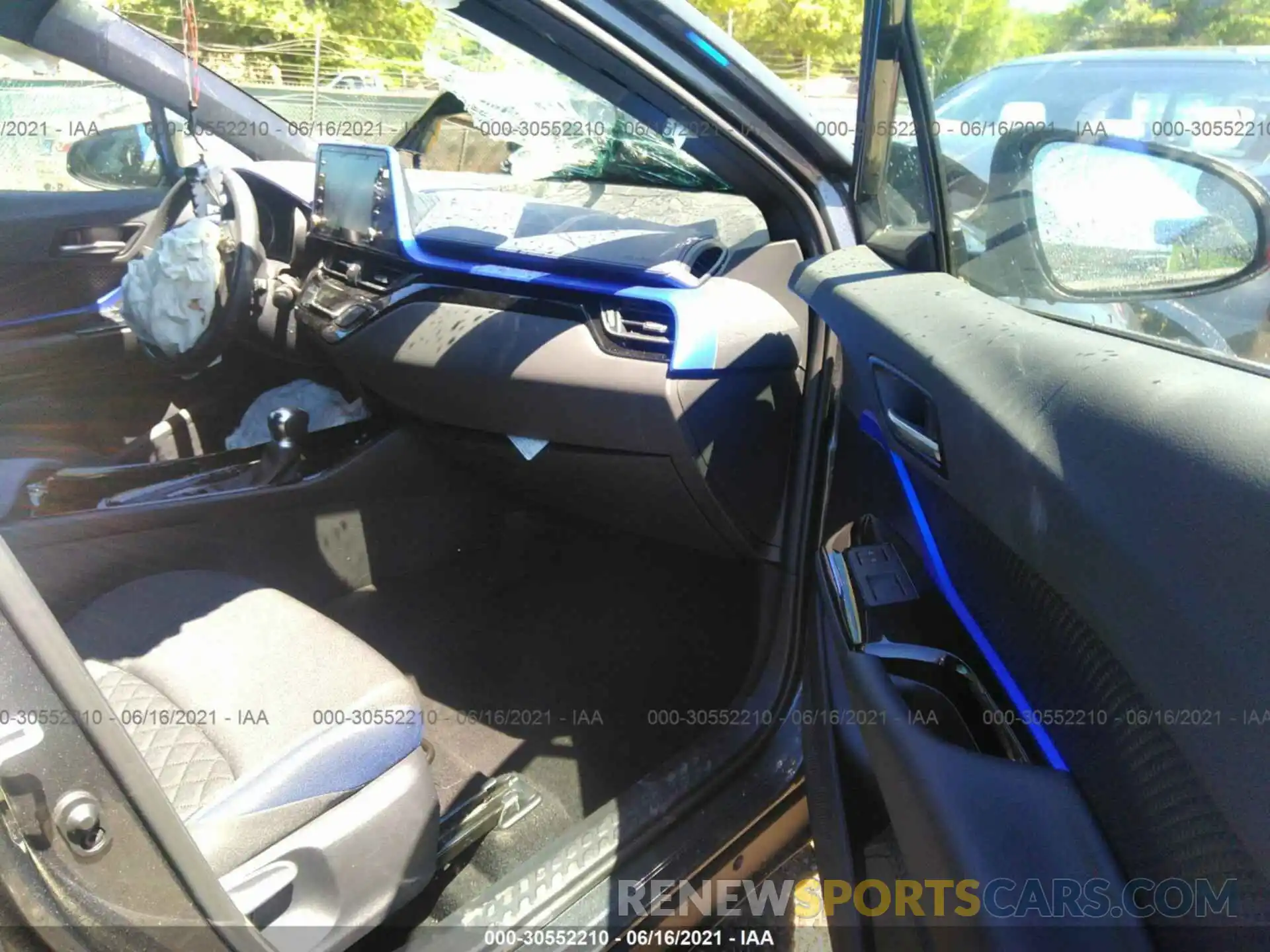 5 Photograph of a damaged car NMTKHMBX7LR111471 TOYOTA C-HR 2020