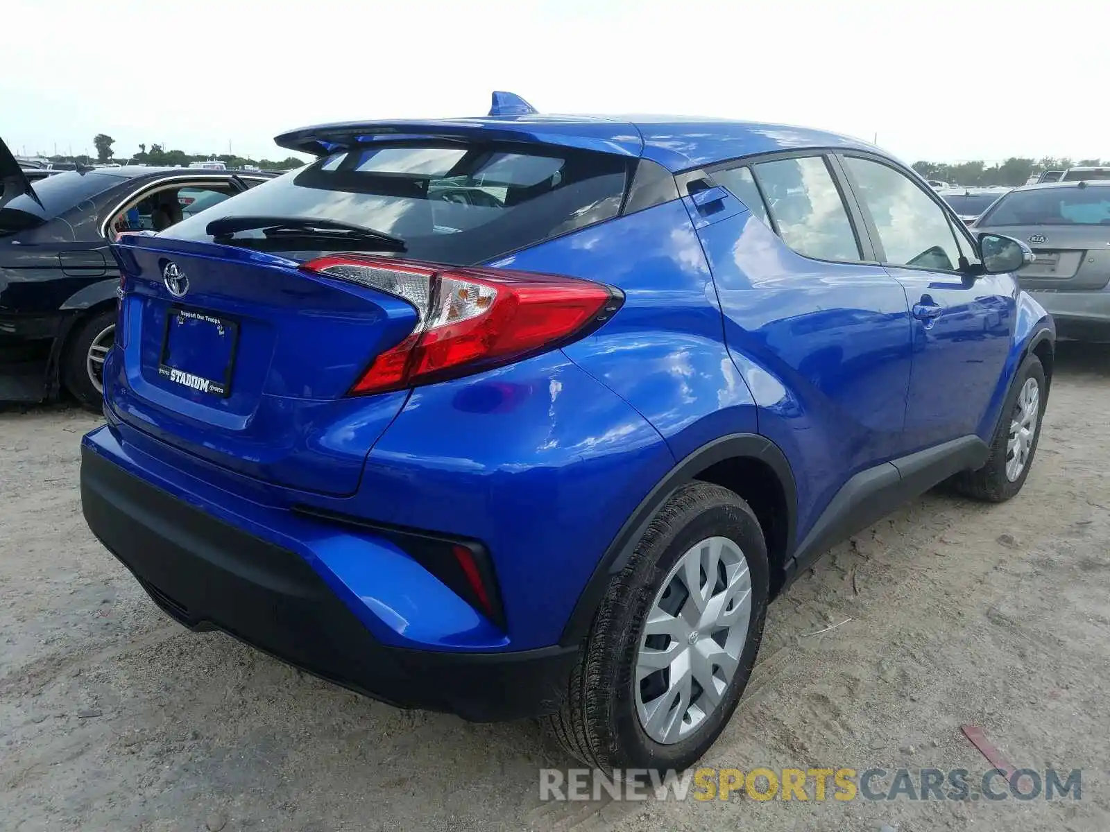 4 Photograph of a damaged car NMTKHMBX7LR111745 TOYOTA C-HR 2020