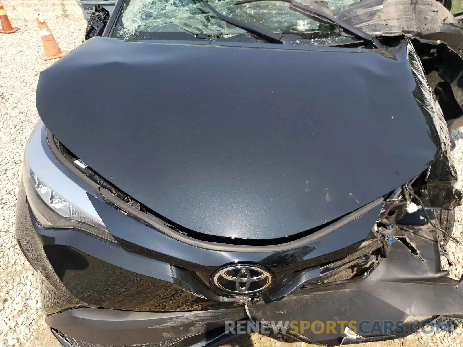 7 Photograph of a damaged car NMTKHMBX7LR114984 TOYOTA C-HR 2020