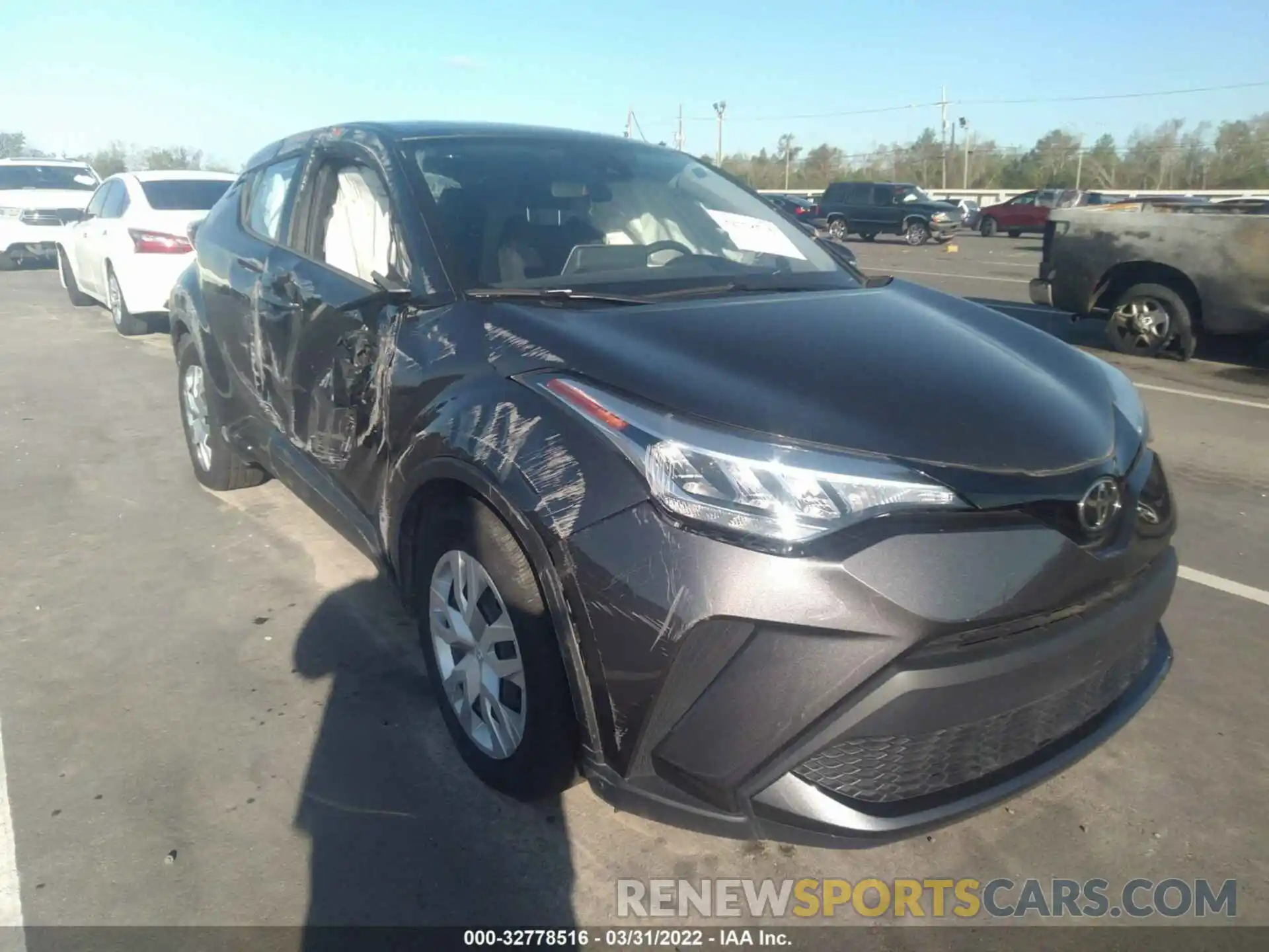 1 Photograph of a damaged car NMTKHMBX7LR116282 TOYOTA C-HR 2020