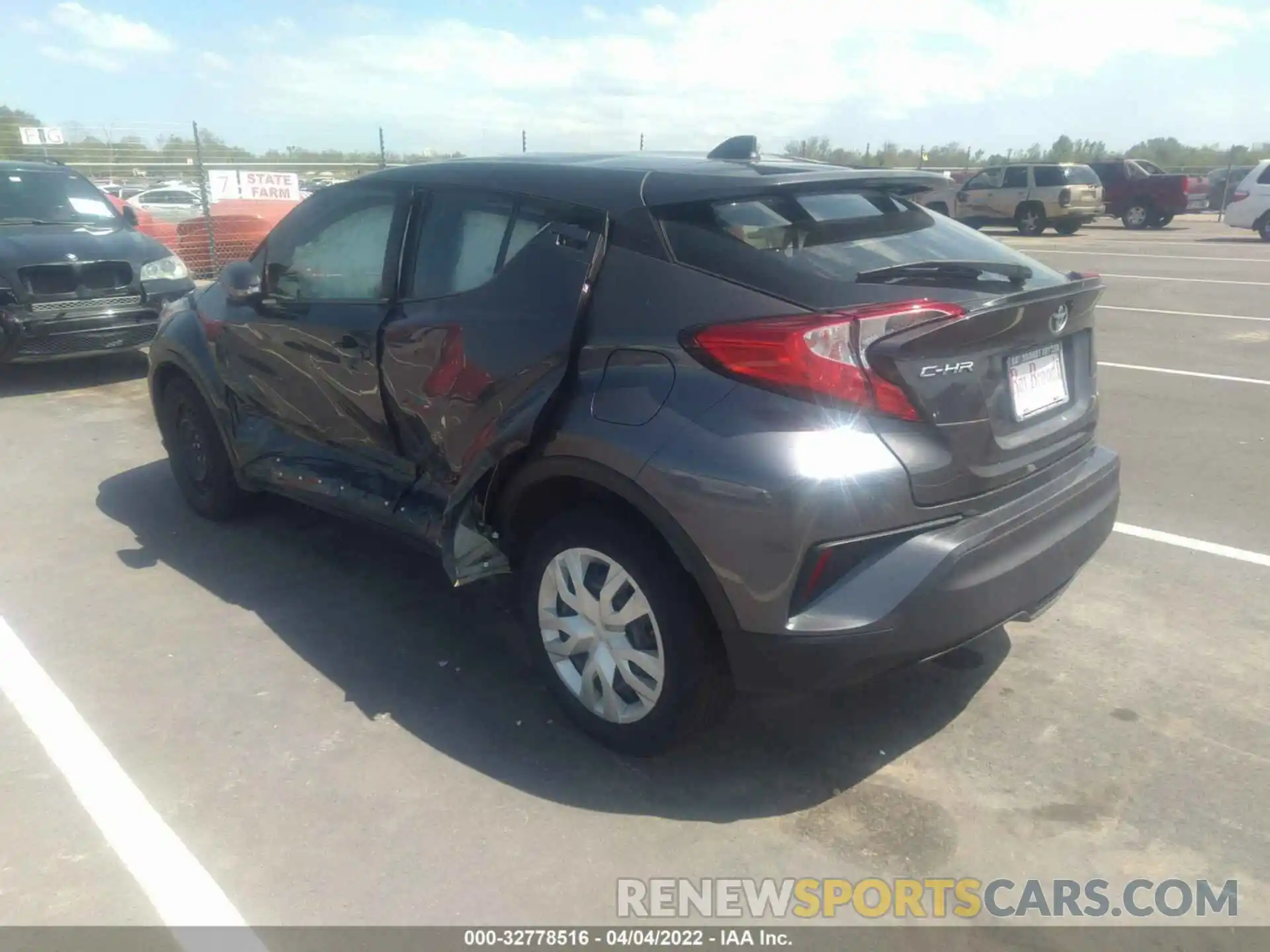 3 Photograph of a damaged car NMTKHMBX7LR116282 TOYOTA C-HR 2020