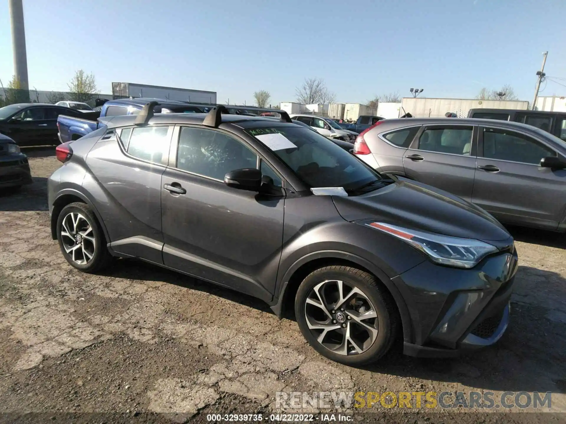 1 Photograph of a damaged car NMTKHMBX7LR117822 TOYOTA C-HR 2020