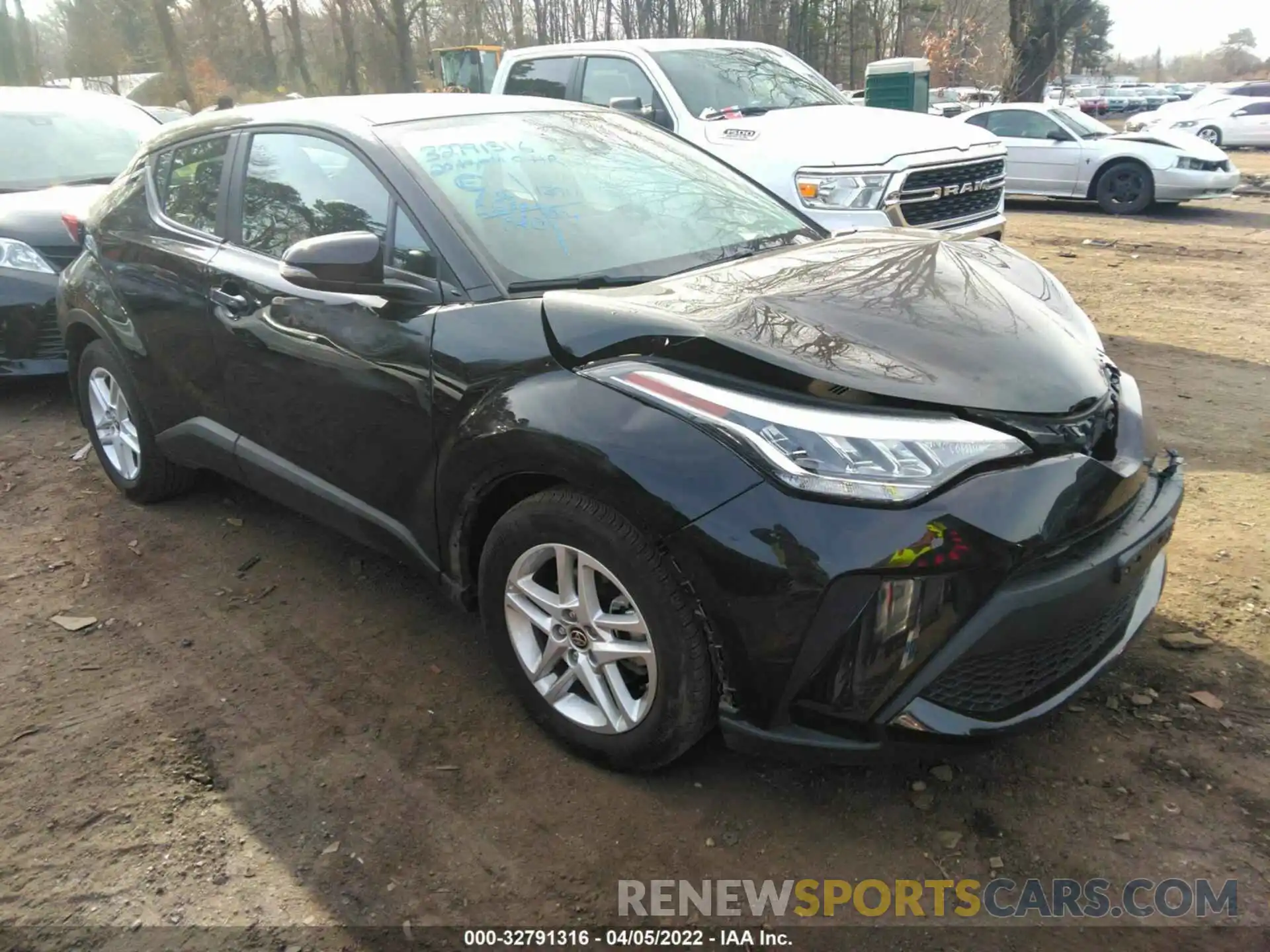 1 Photograph of a damaged car NMTKHMBX7LR117903 TOYOTA C-HR 2020