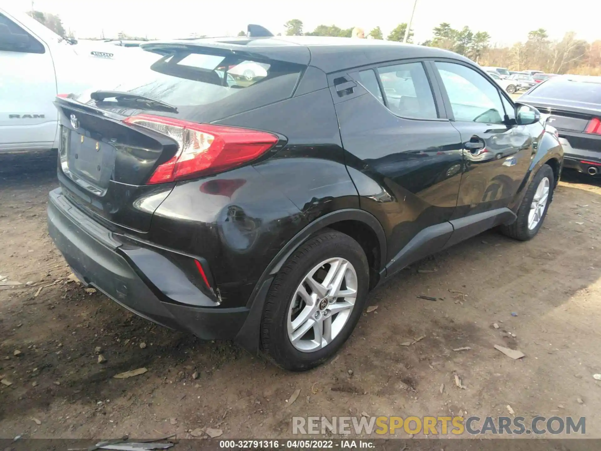 4 Photograph of a damaged car NMTKHMBX7LR117903 TOYOTA C-HR 2020