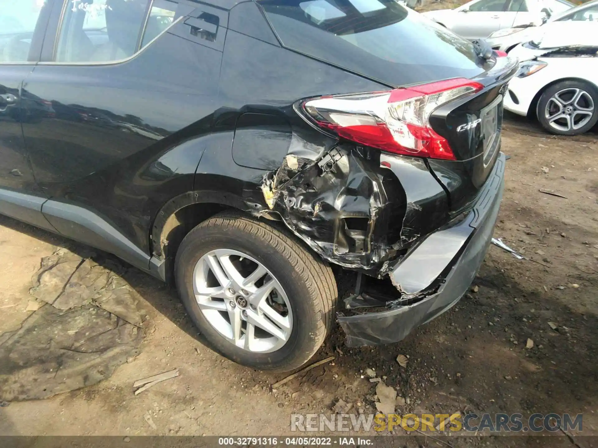 6 Photograph of a damaged car NMTKHMBX7LR117903 TOYOTA C-HR 2020