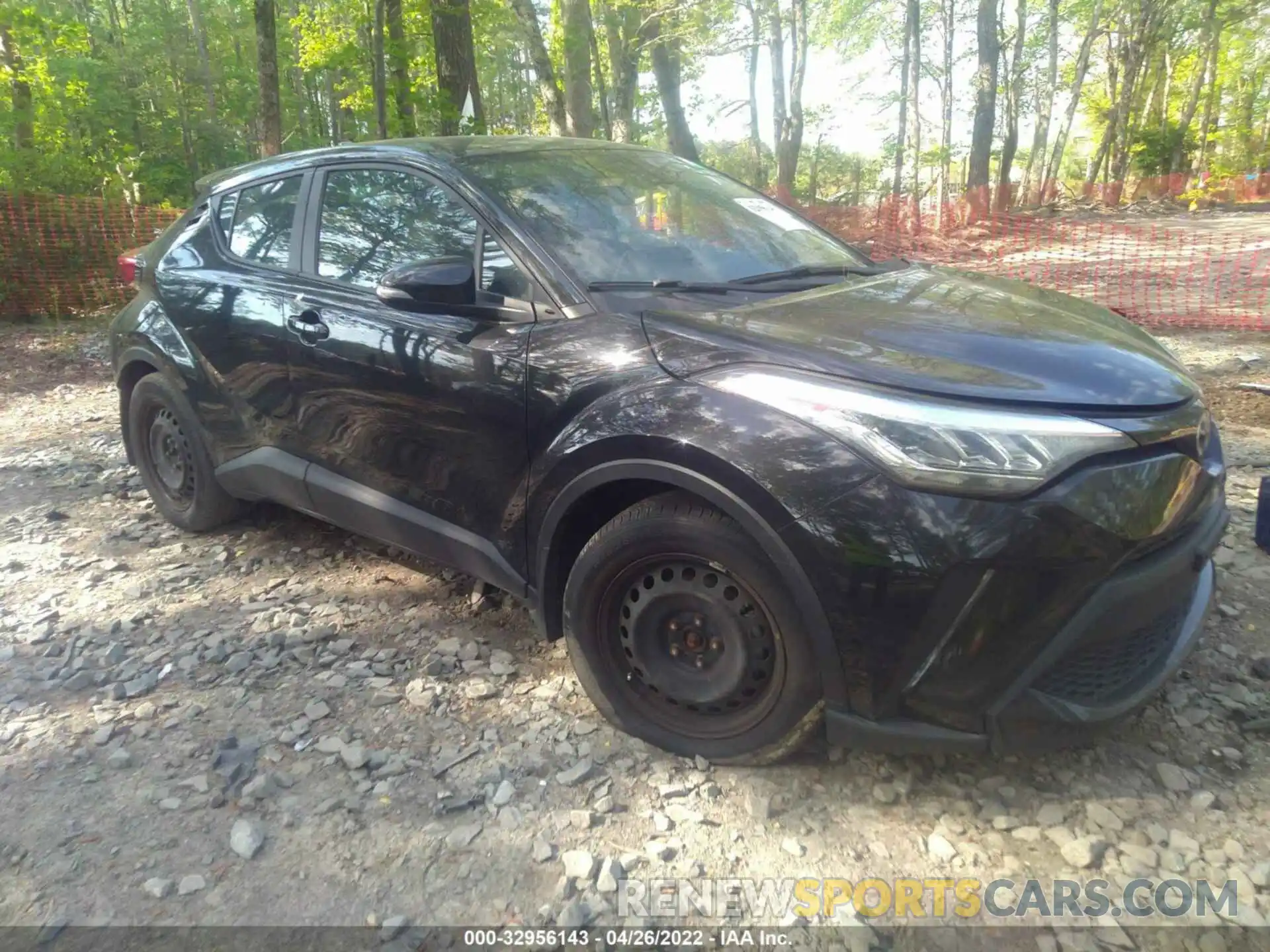 1 Photograph of a damaged car NMTKHMBX8LR104951 TOYOTA C-HR 2020