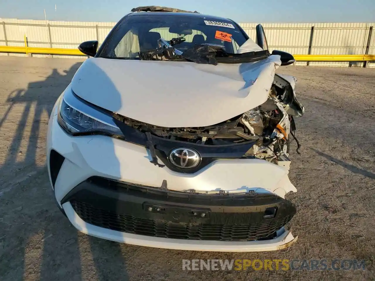 5 Photograph of a damaged car NMTKHMBX8LR105226 TOYOTA C-HR 2020