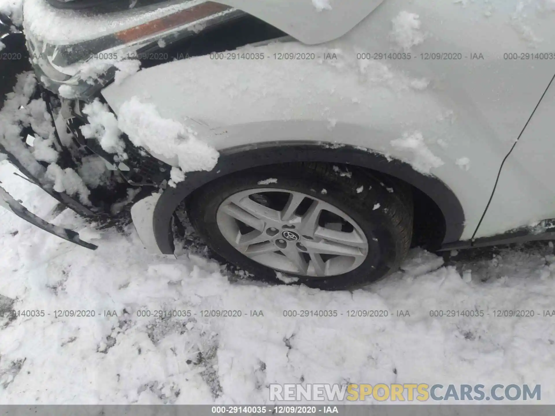 12 Photograph of a damaged car NMTKHMBX8LR107560 TOYOTA C-HR 2020